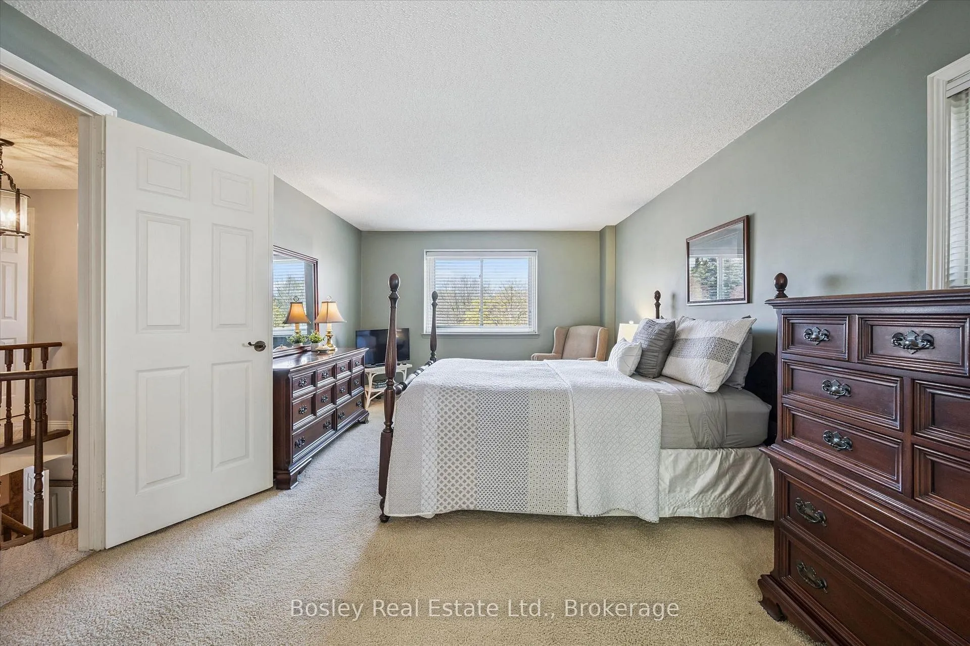 Photo 26 of 176 Westvale Drive, Waterloo — HOMEH