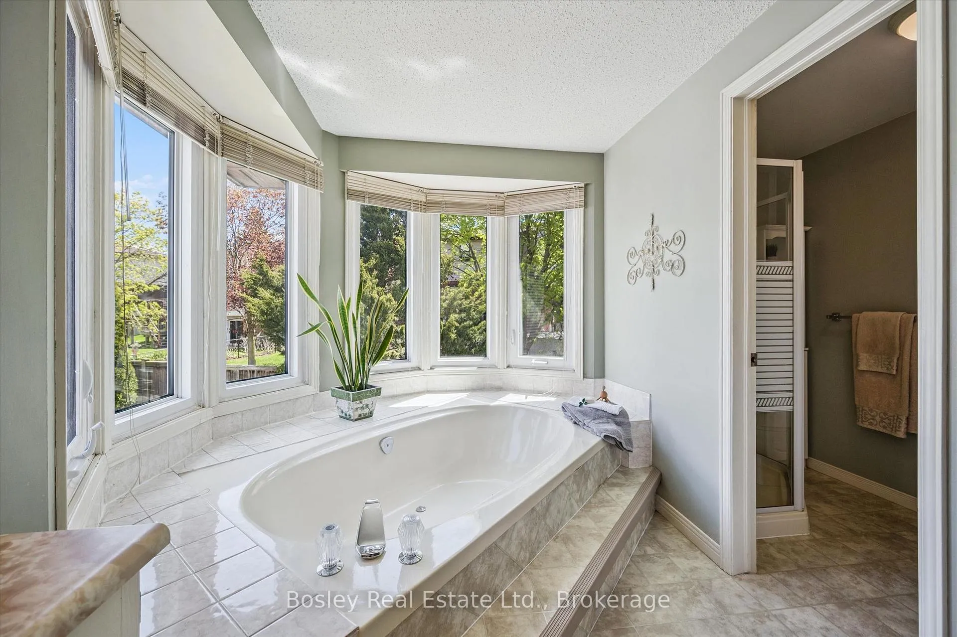 Photo 28 of 176 Westvale Drive, Waterloo — HOMEH