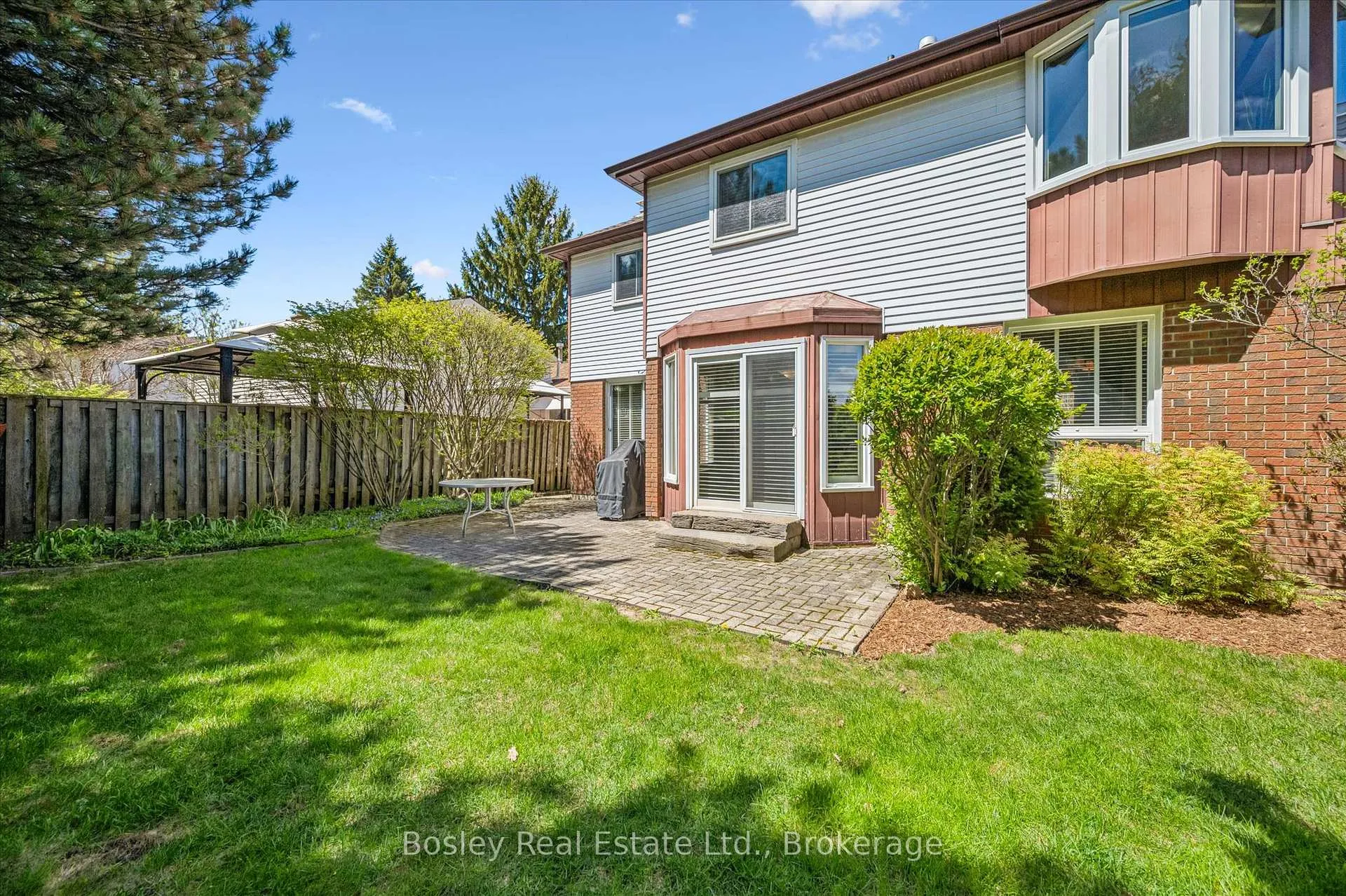 Photo 32 of 176 Westvale Drive, Waterloo — HOMEH