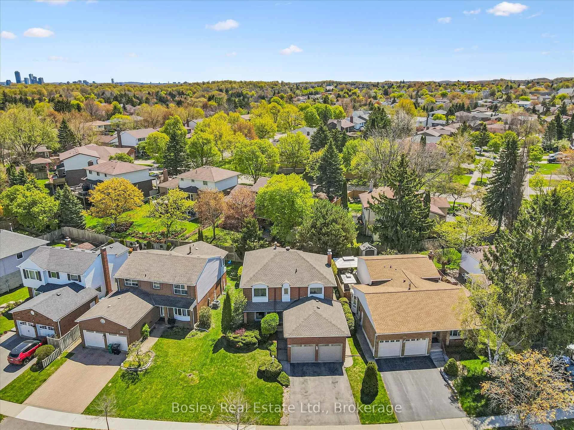 Photo 36 of 176 Westvale Drive, Waterloo — HOMEH