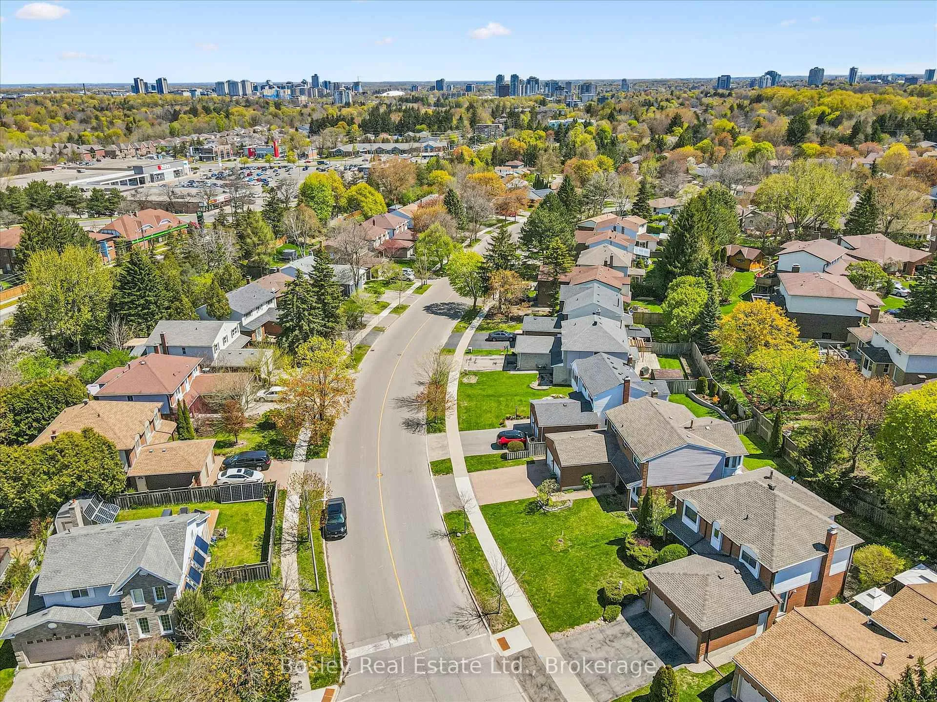Photo 40 of 176 Westvale Drive, Waterloo — HOMEH