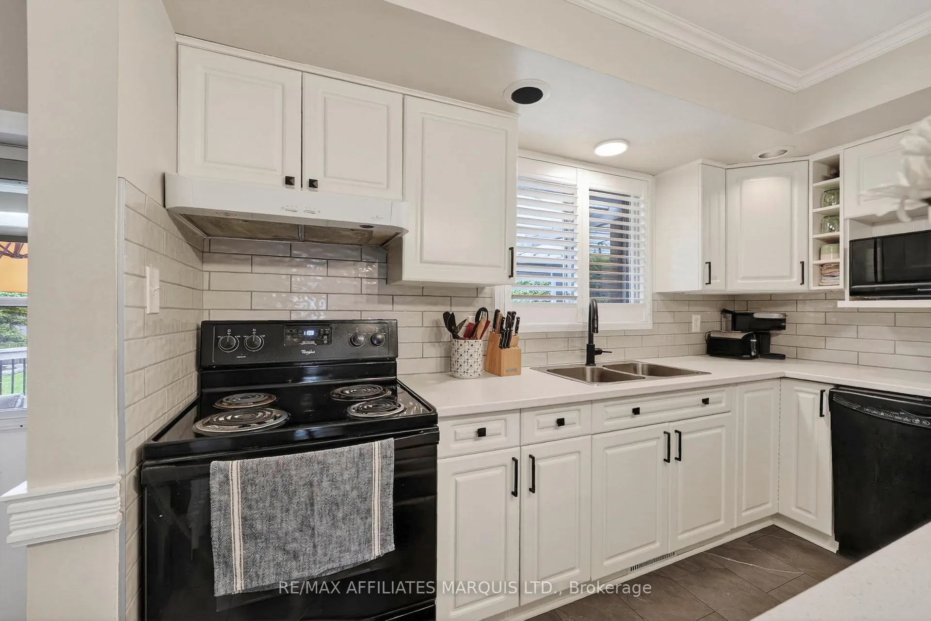 Photo 10 of 948 Fourth Street E, Cornwall — HOMEH