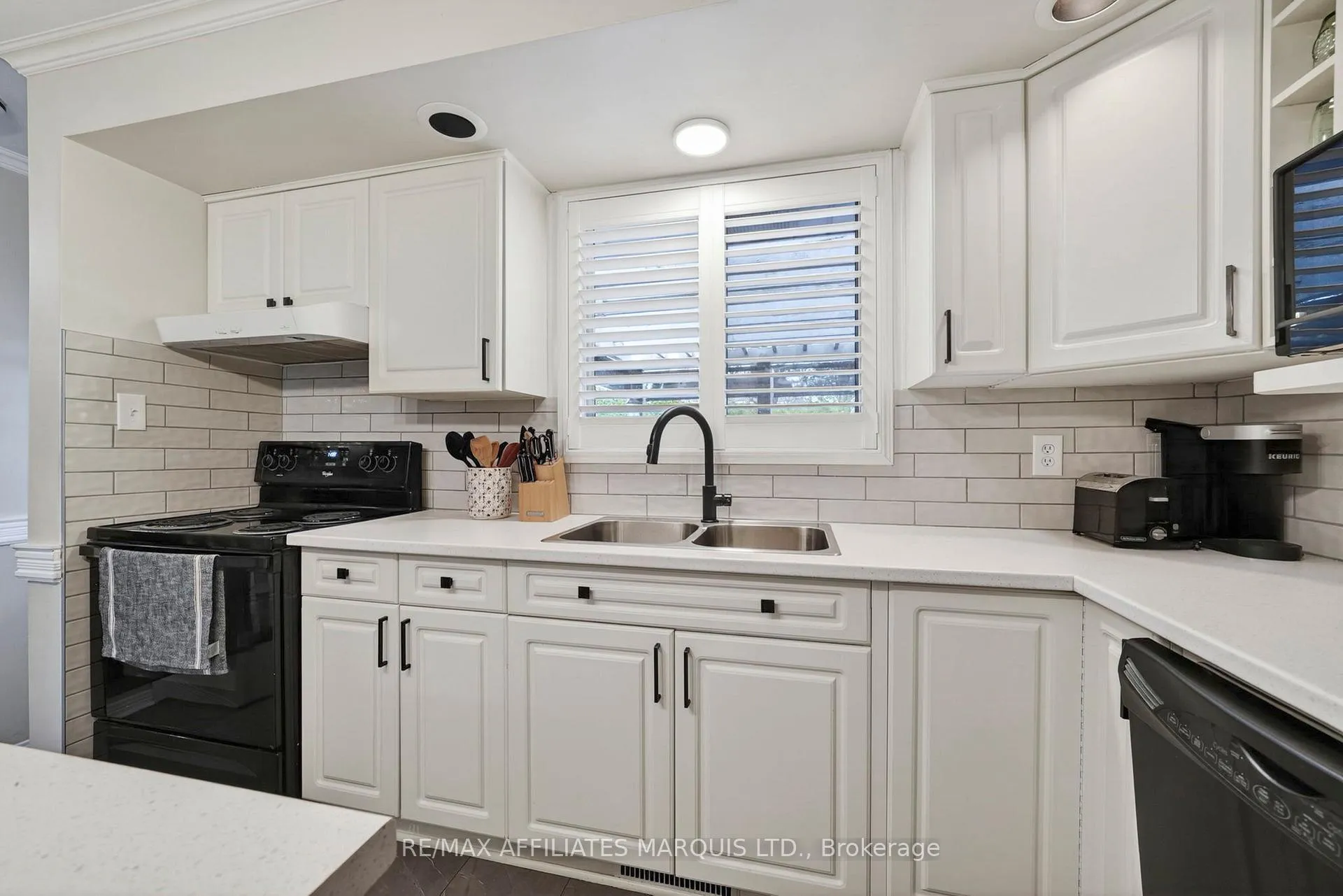 Photo 11 of 948 Fourth Street E, Cornwall — HOMEH