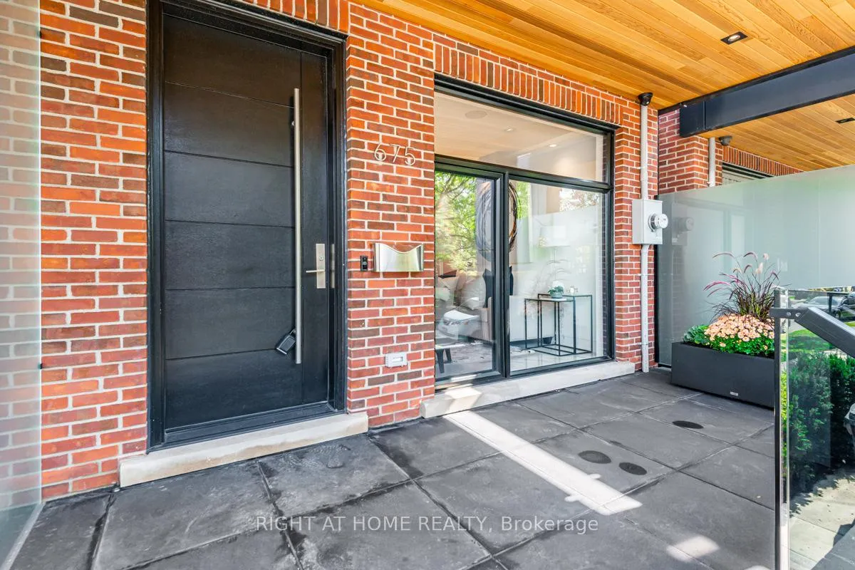 Photo 2 of 675 Huron Street, Toronto, The Annex — HOMEH