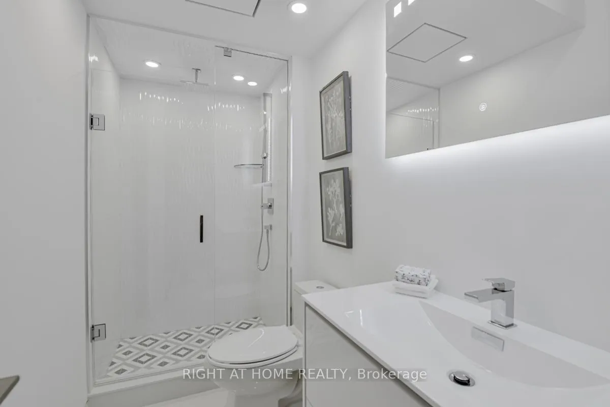 Photo 15 of 675 Huron Street, Toronto, The Annex — HOMEH