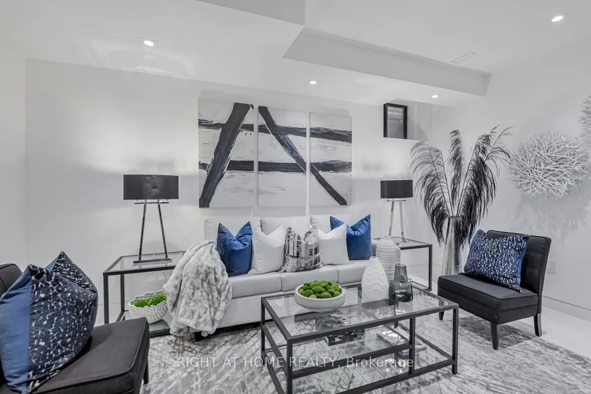 Photo 17 of 675 Huron Street, Toronto, The Annex — HOMEH