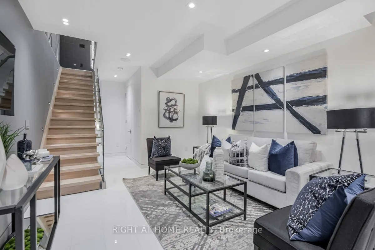 Photo 19 of 675 Huron Street, Toronto, The Annex — HOMEH