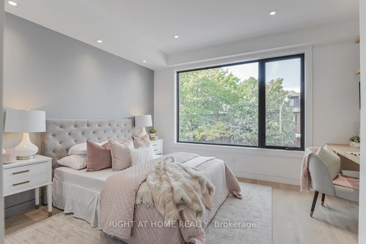 Photo 25 of 675 Huron Street, Toronto, The Annex — HOMEH