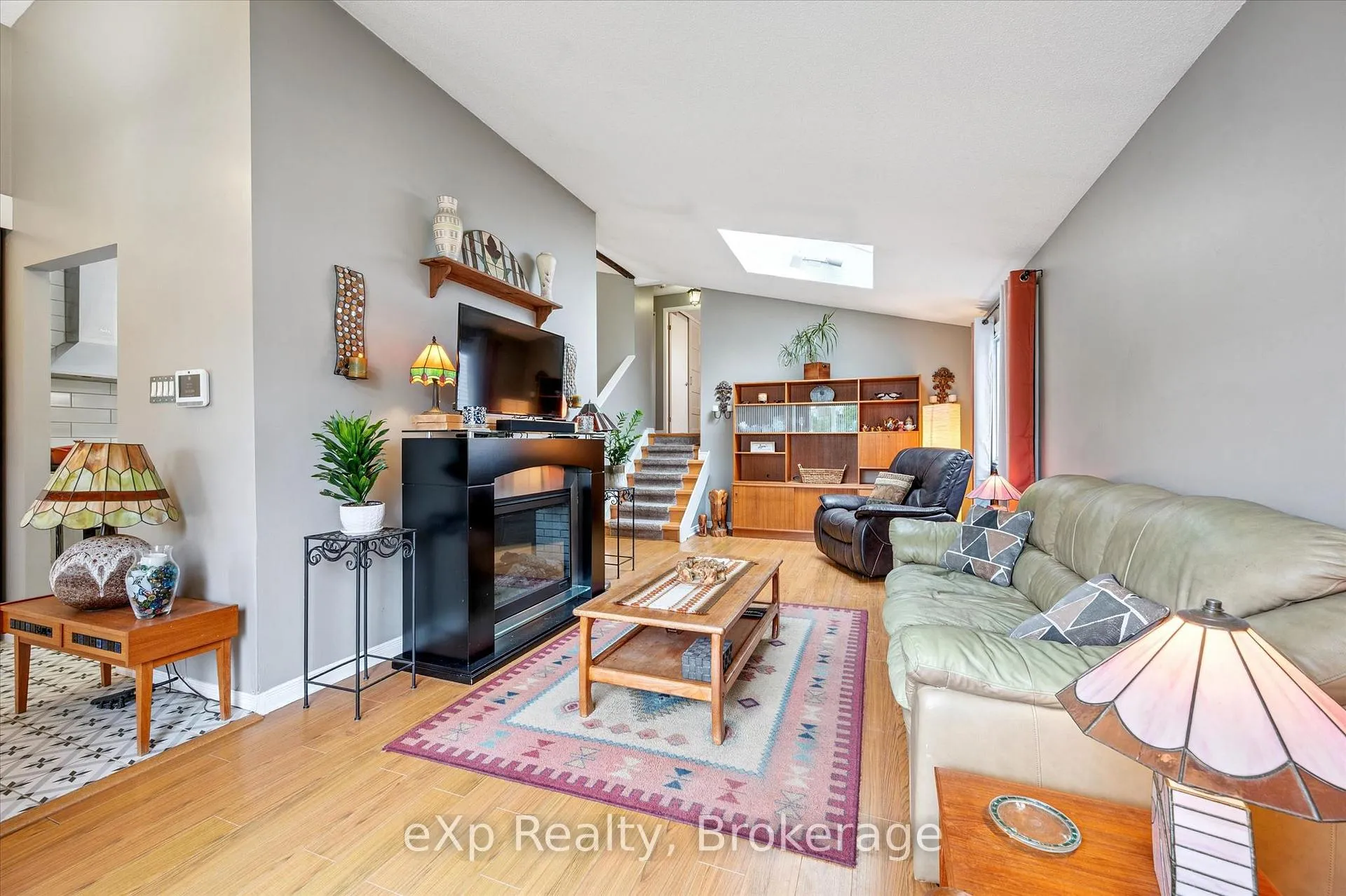 Photo 8 of 195 Middlebury Drive, Waterloo — HOMEH