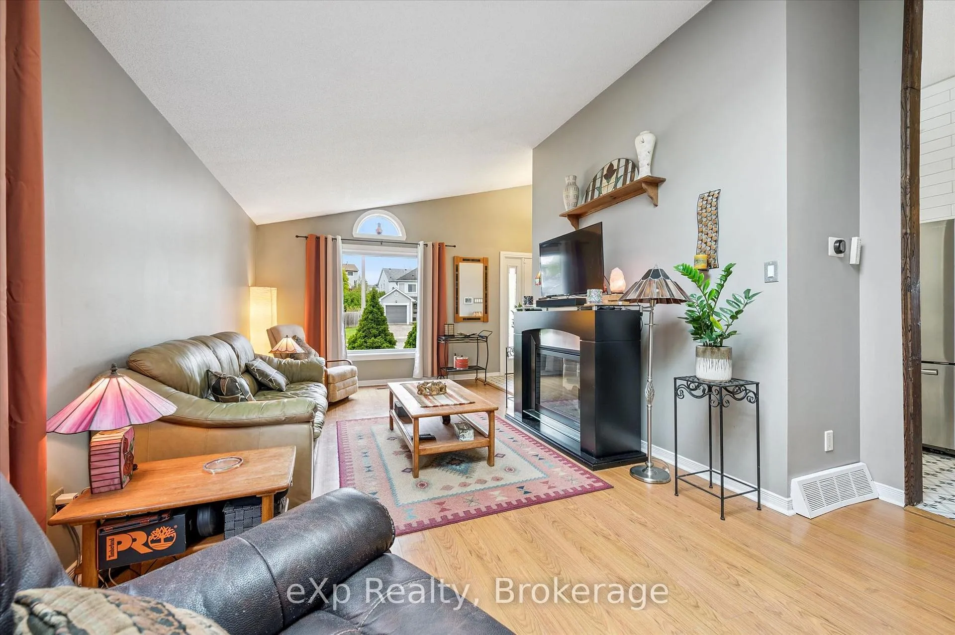 Photo 9 of 195 Middlebury Drive, Waterloo — HOMEH