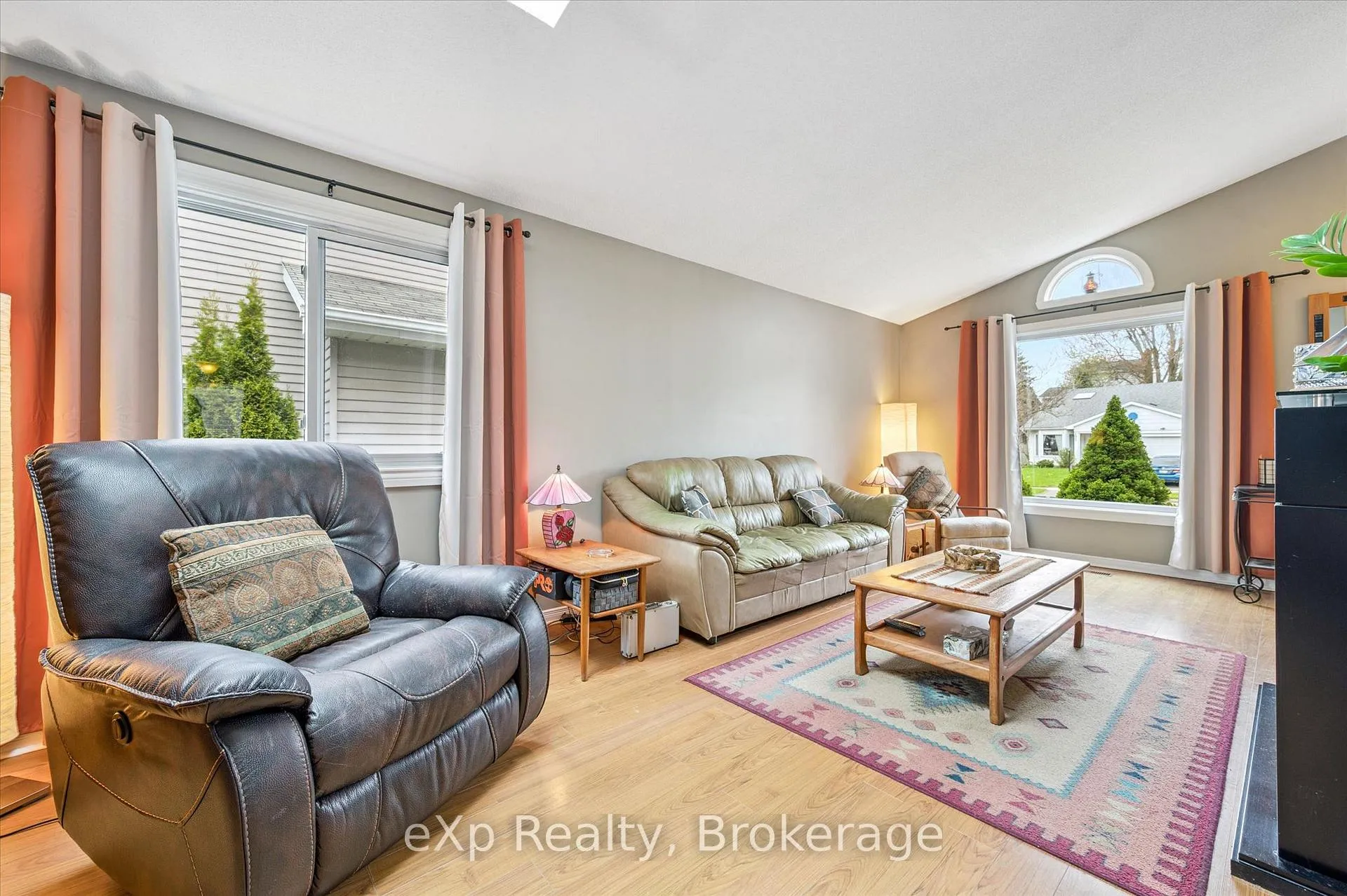 Photo 10 of 195 Middlebury Drive, Waterloo — HOMEH