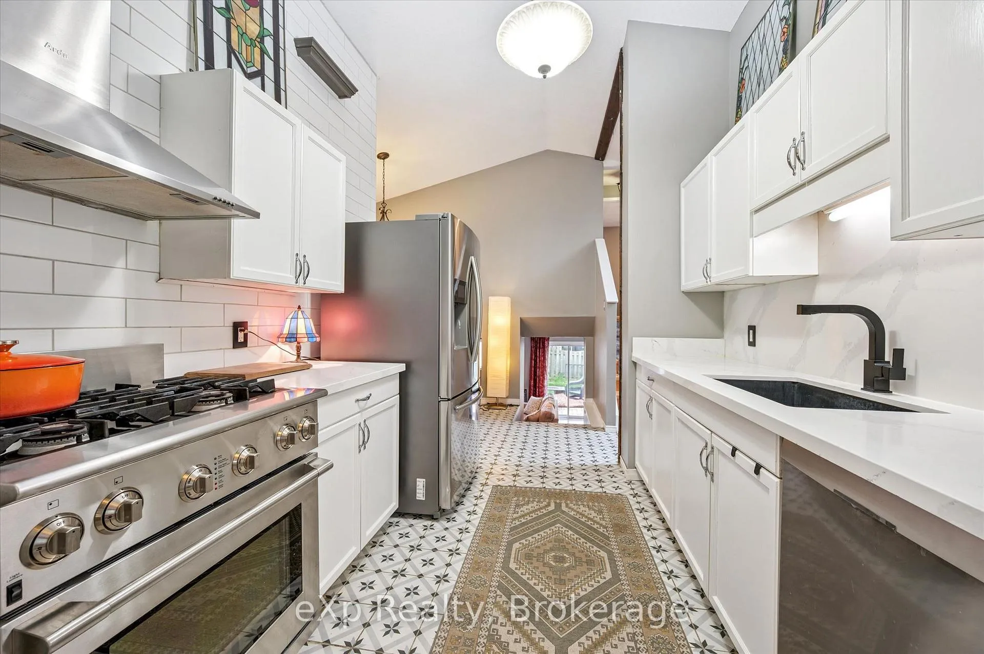 Photo 11 of 195 Middlebury Drive, Waterloo — HOMEH
