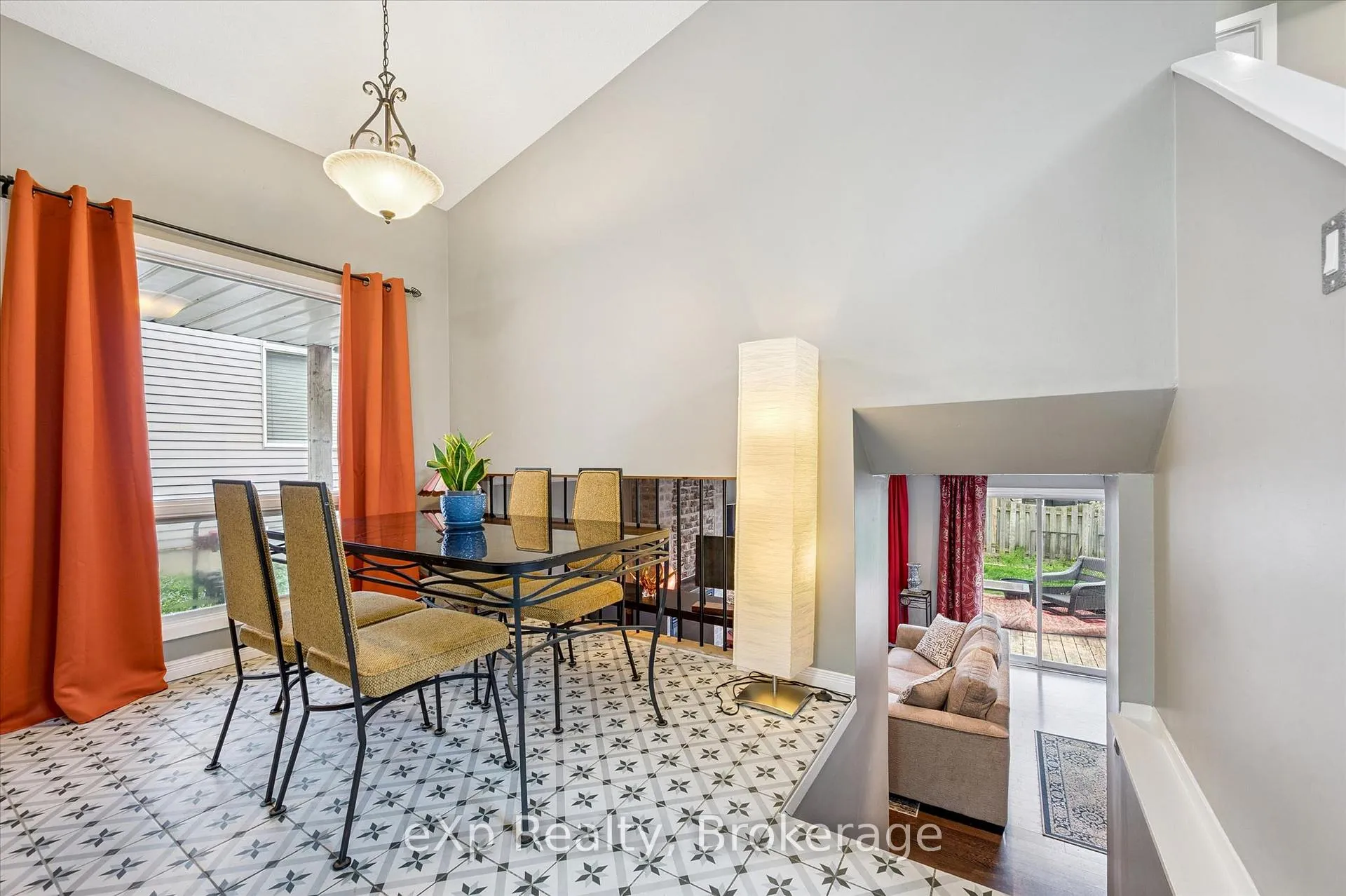 Photo 15 of 195 Middlebury Drive, Waterloo — HOMEH