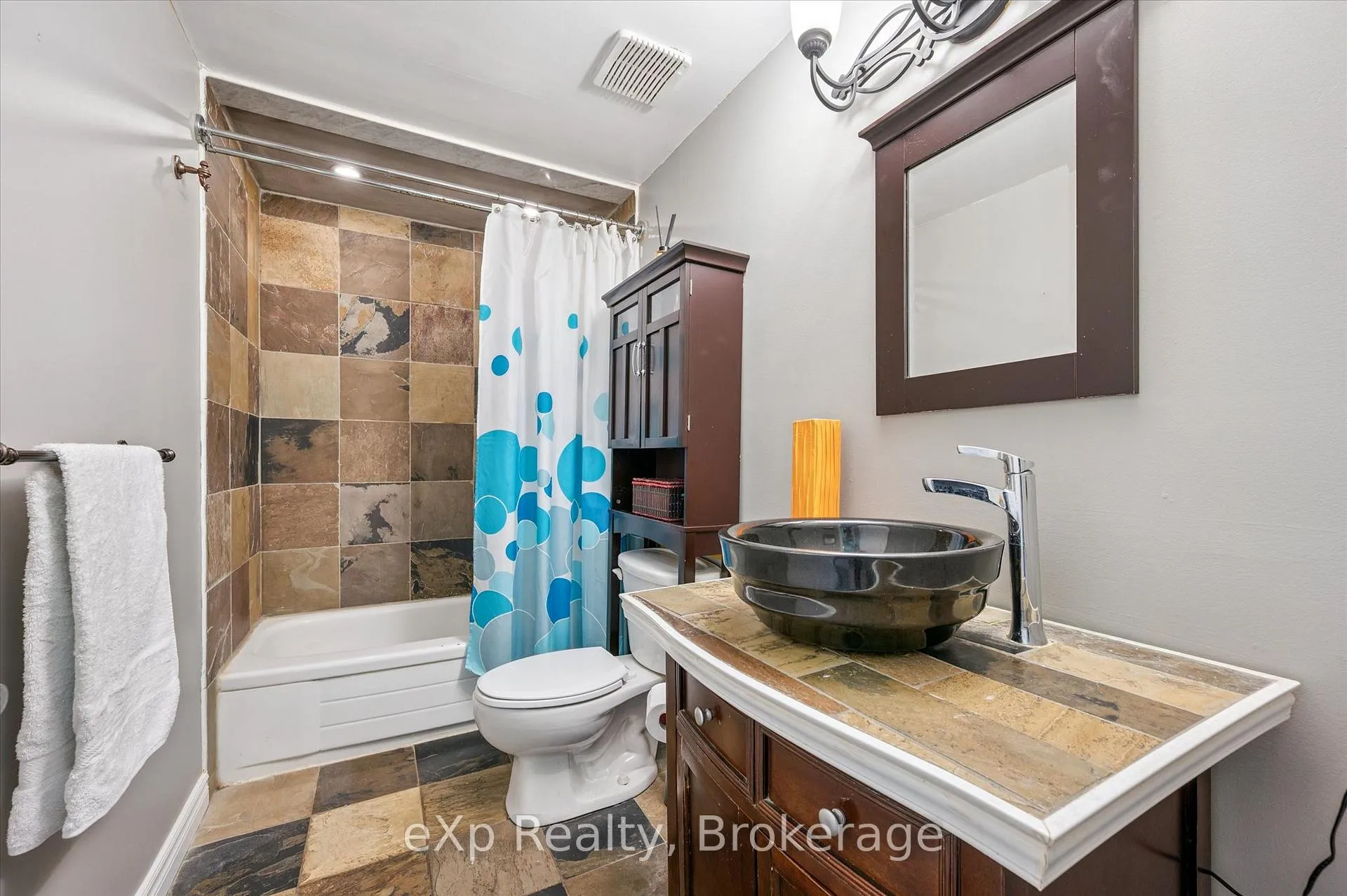 Photo 21 of 195 Middlebury Drive, Waterloo — HOMEH