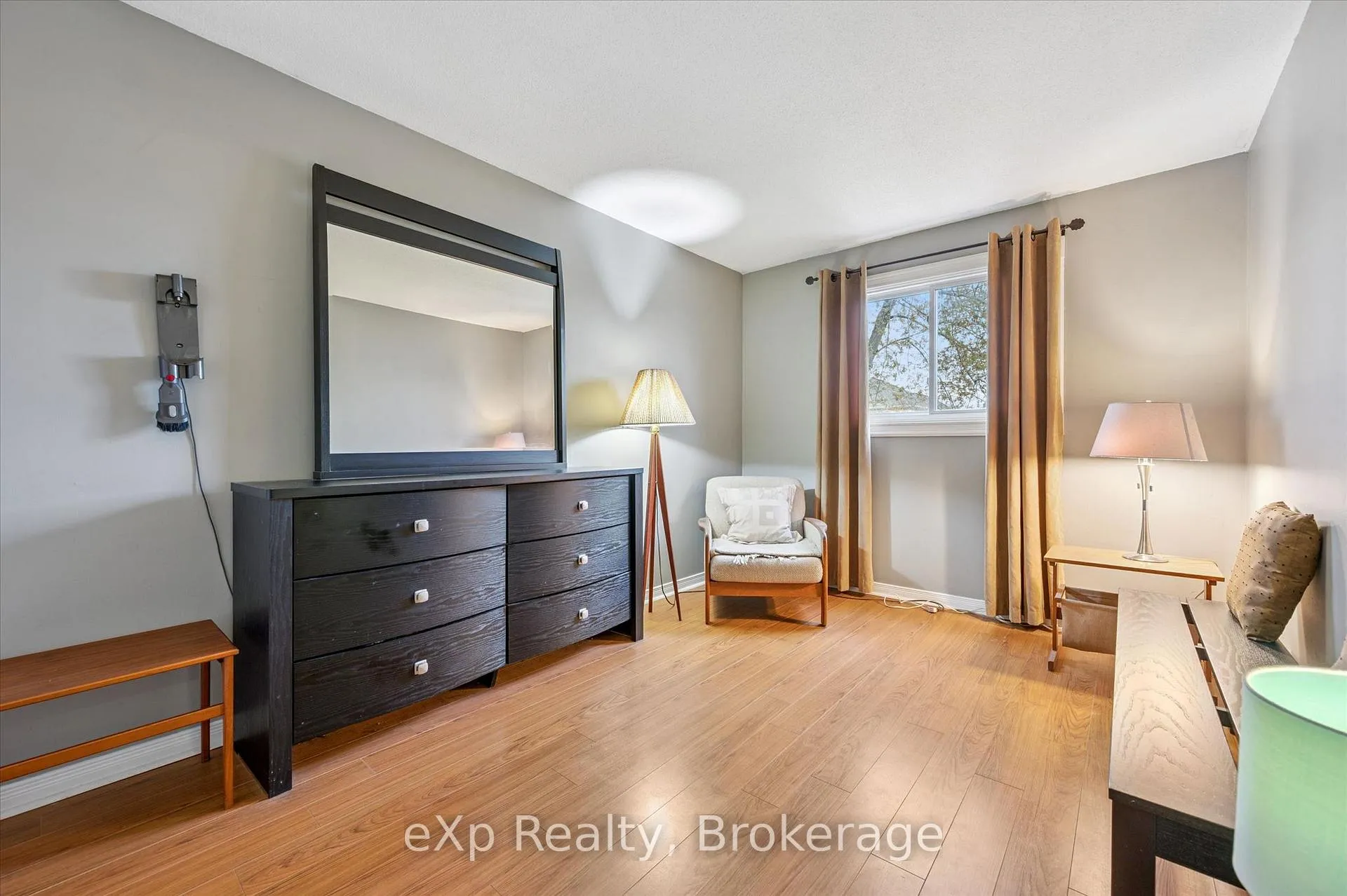 Photo 22 of 195 Middlebury Drive, Waterloo — HOMEH