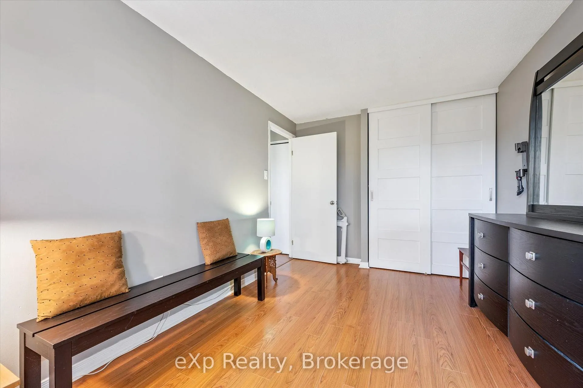 Photo 23 of 195 Middlebury Drive, Waterloo — HOMEH