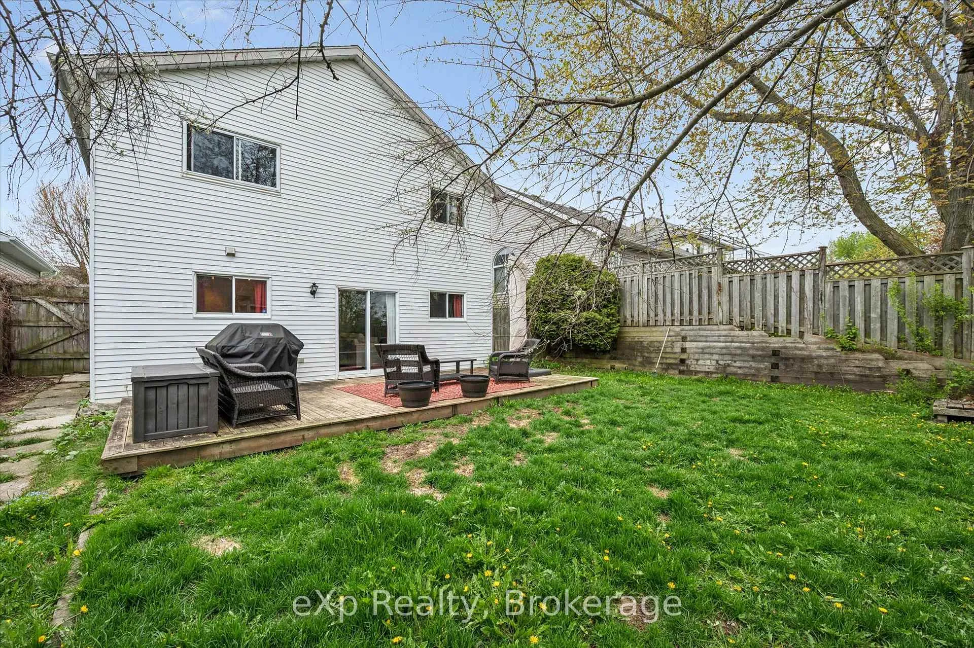 Photo 37 of 195 Middlebury Drive, Waterloo — HOMEH