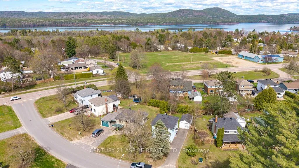 Photo 47 of 82 Rutherford Avenue, Deep River — HOMEH