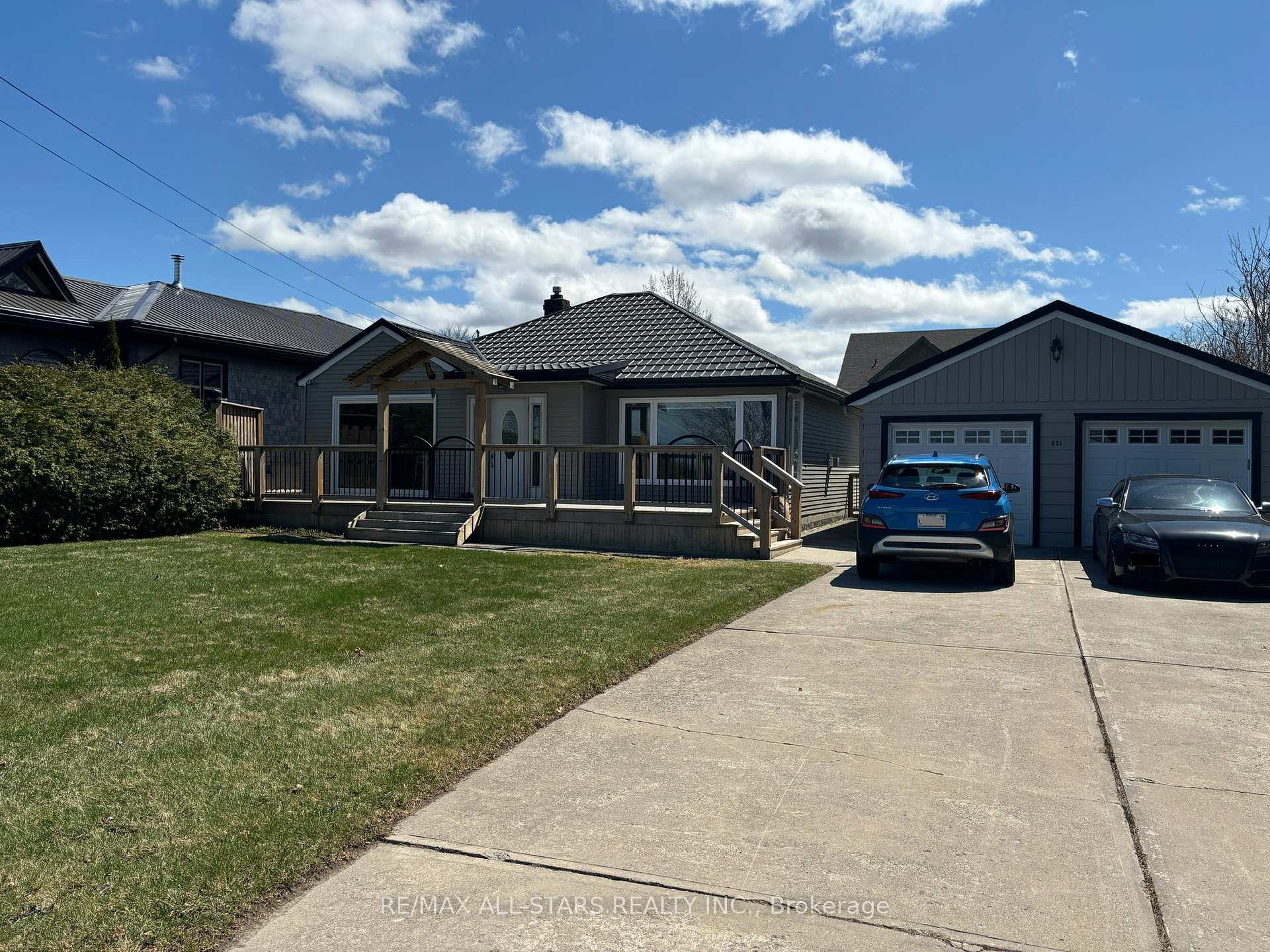 Photo 1 of 521 Lake Drive E, Georgina, Historic Lakeshore Communities — HOMEH