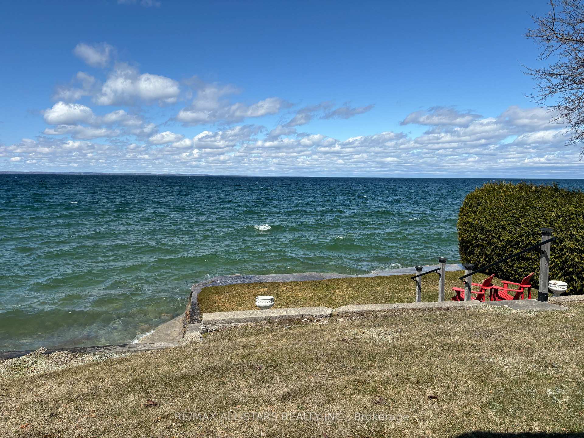 Photo 5 of 521 Lake Drive E, Georgina, Historic Lakeshore Communities — HOMEH