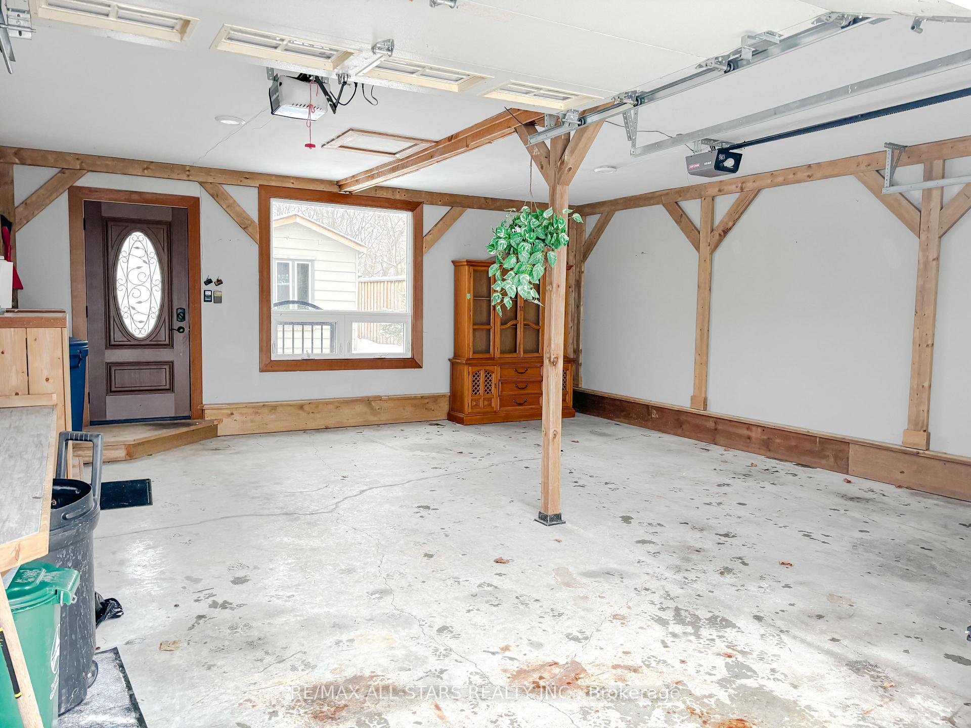 Photo 21 of 521 Lake Drive E, Georgina, Historic Lakeshore Communities — HOMEH