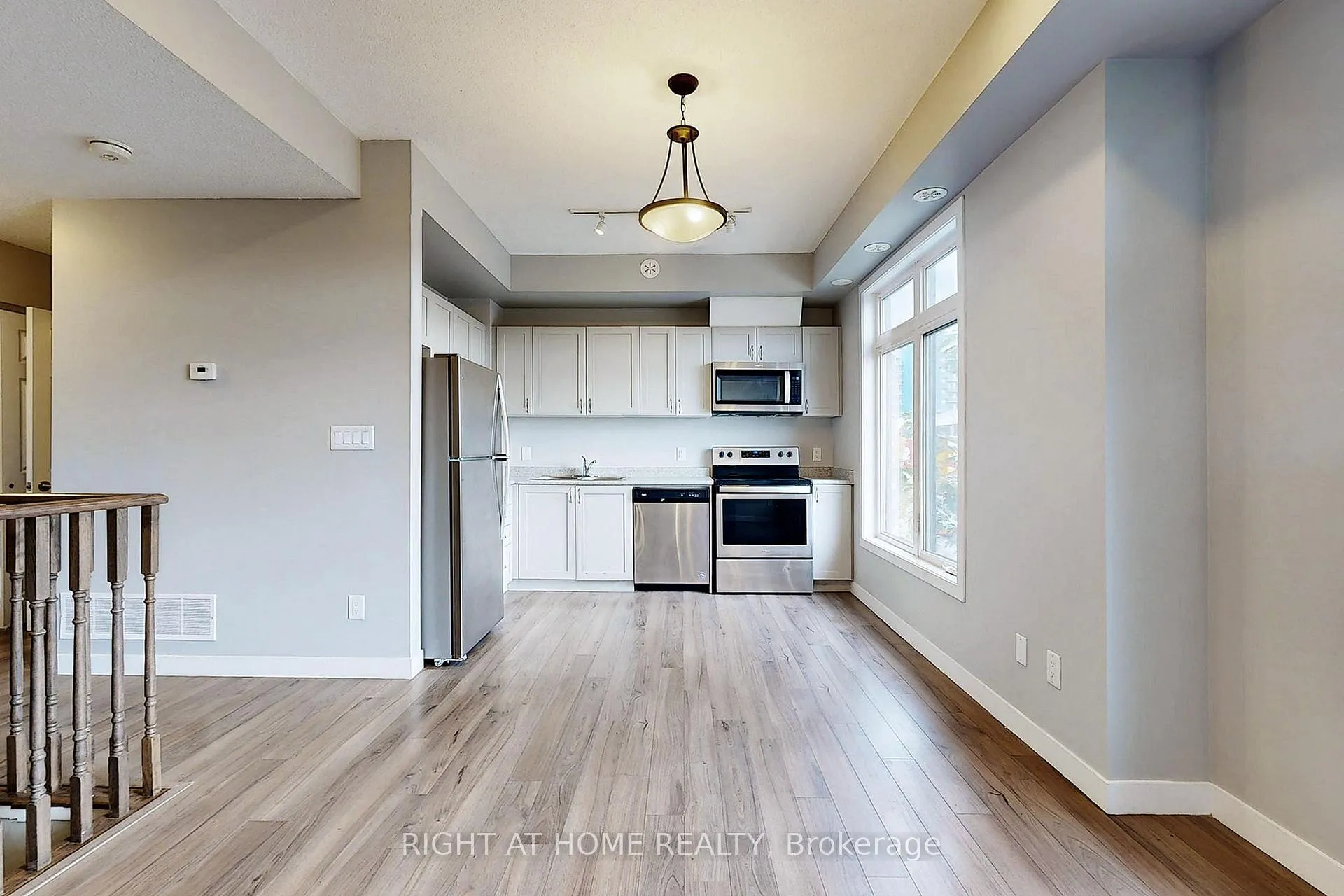 Photo 8 of Unit 14, 630 Rogers Road, Toronto, Keelesdale-Eglinton West — HOMEH