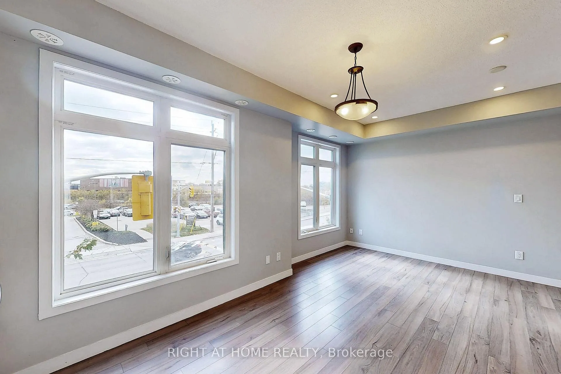 Photo 9 of Unit 14, 630 Rogers Road, Toronto, Keelesdale-Eglinton West — HOMEH