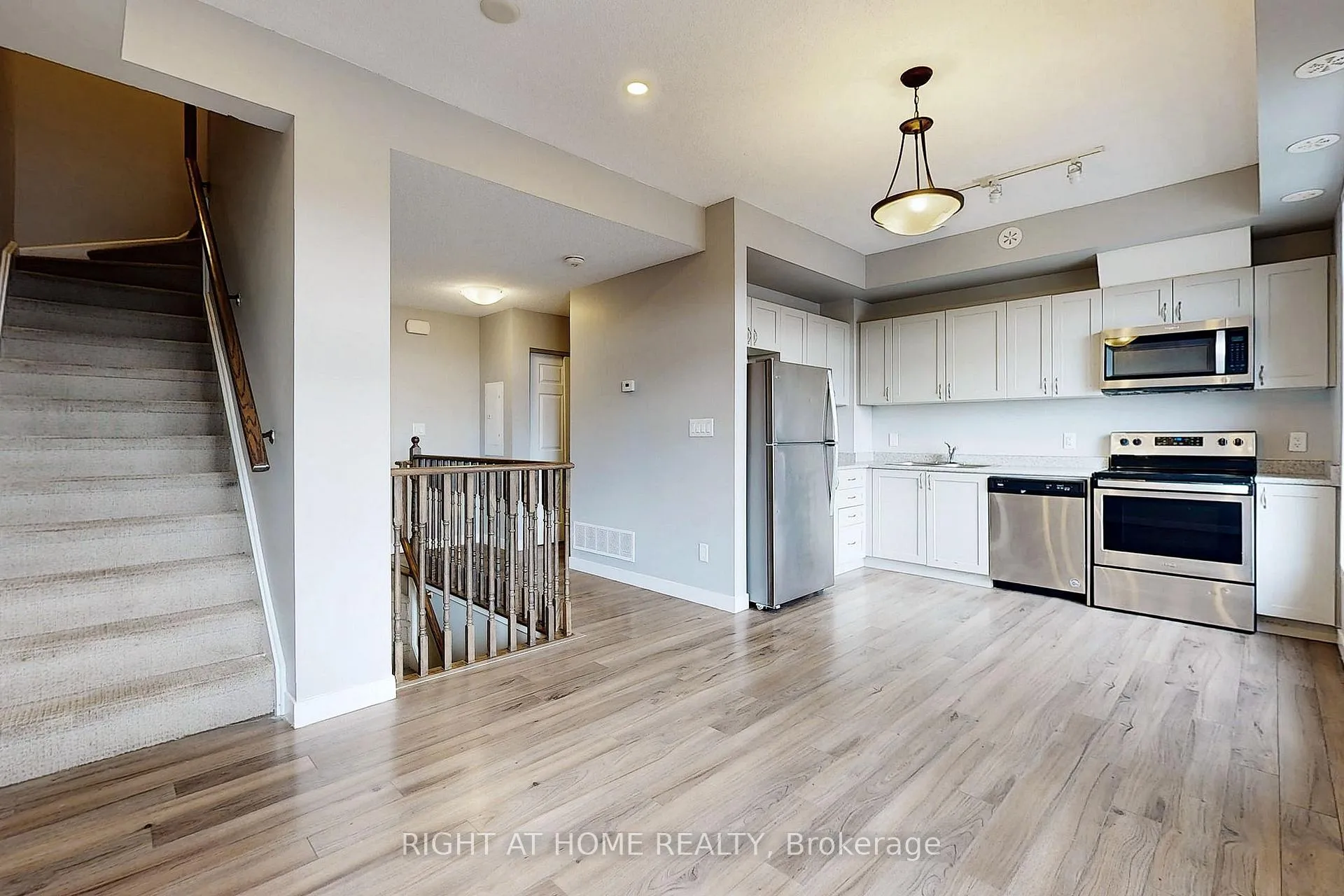 Photo 10 of Unit 14, 630 Rogers Road, Toronto, Keelesdale-Eglinton West — HOMEH