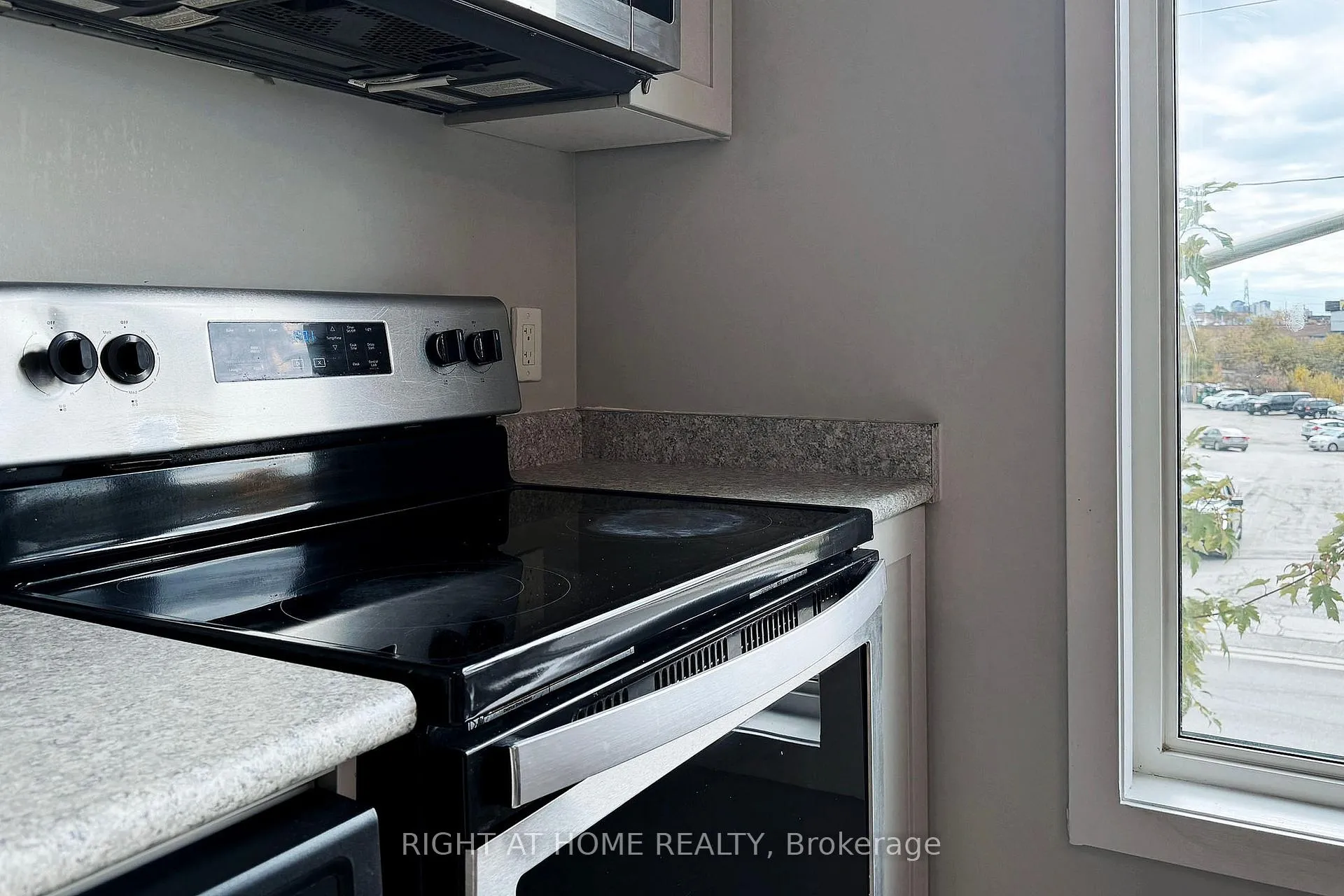 Photo 14 of Unit 14, 630 Rogers Road, Toronto, Keelesdale-Eglinton West — HOMEH