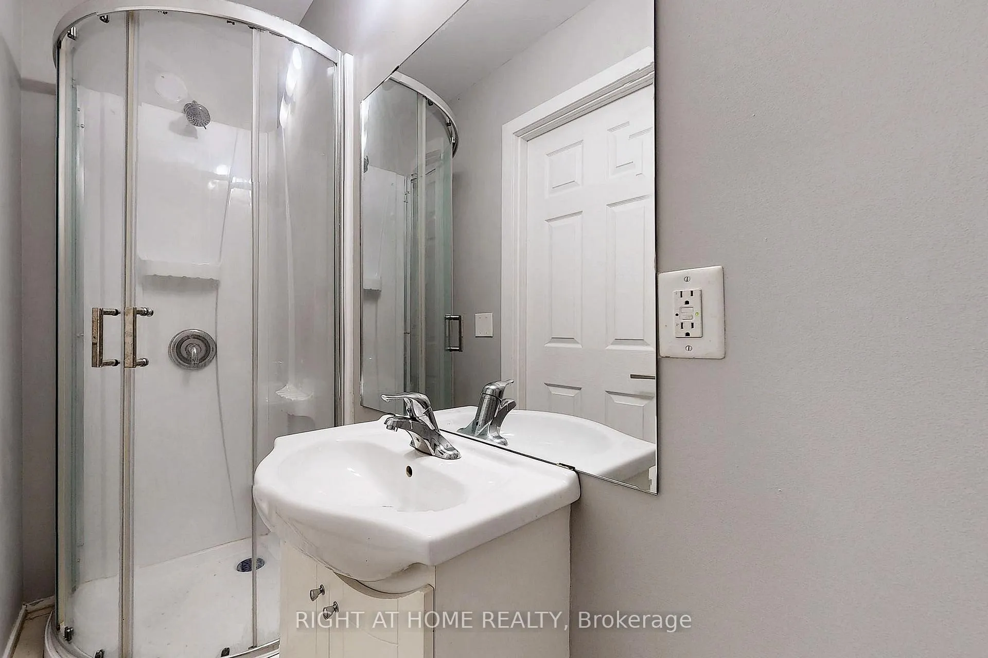 Photo 15 of Unit 14, 630 Rogers Road, Toronto, Keelesdale-Eglinton West — HOMEH