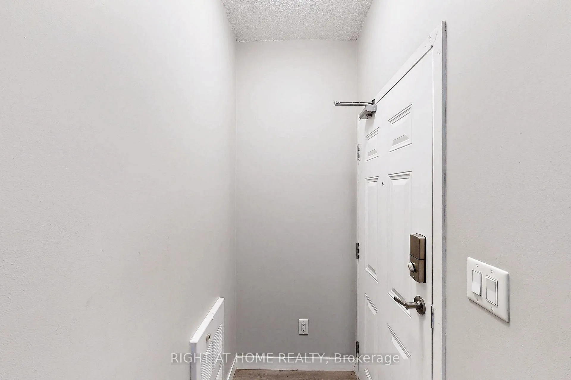 Photo 18 of Unit 14, 630 Rogers Road, Toronto, Keelesdale-Eglinton West — HOMEH