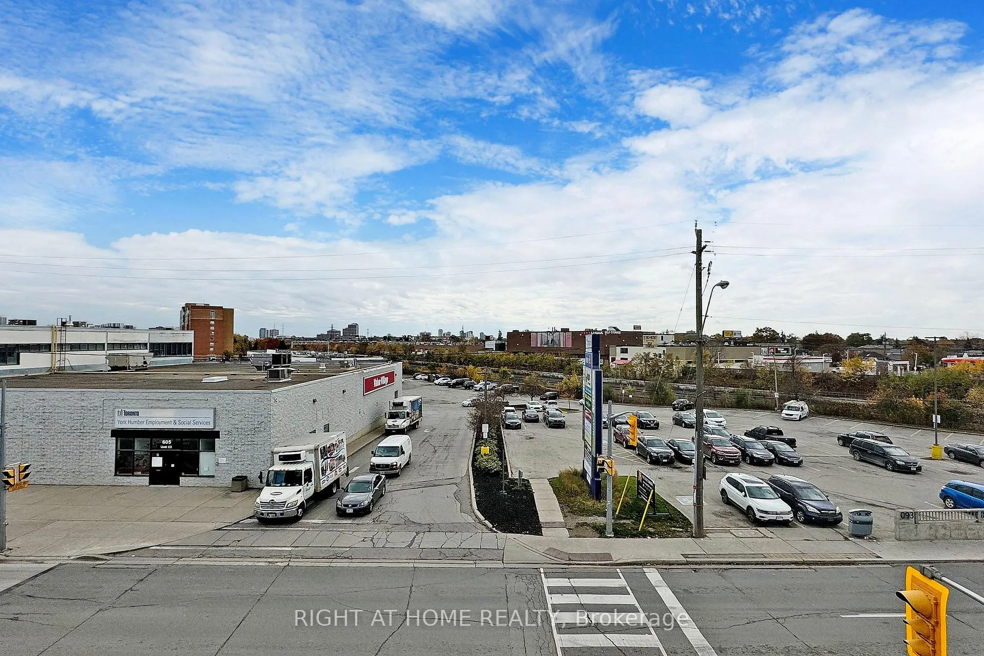 Photo 29 of Unit 14, 630 Rogers Road, Toronto, Keelesdale-Eglinton West — HOMEH