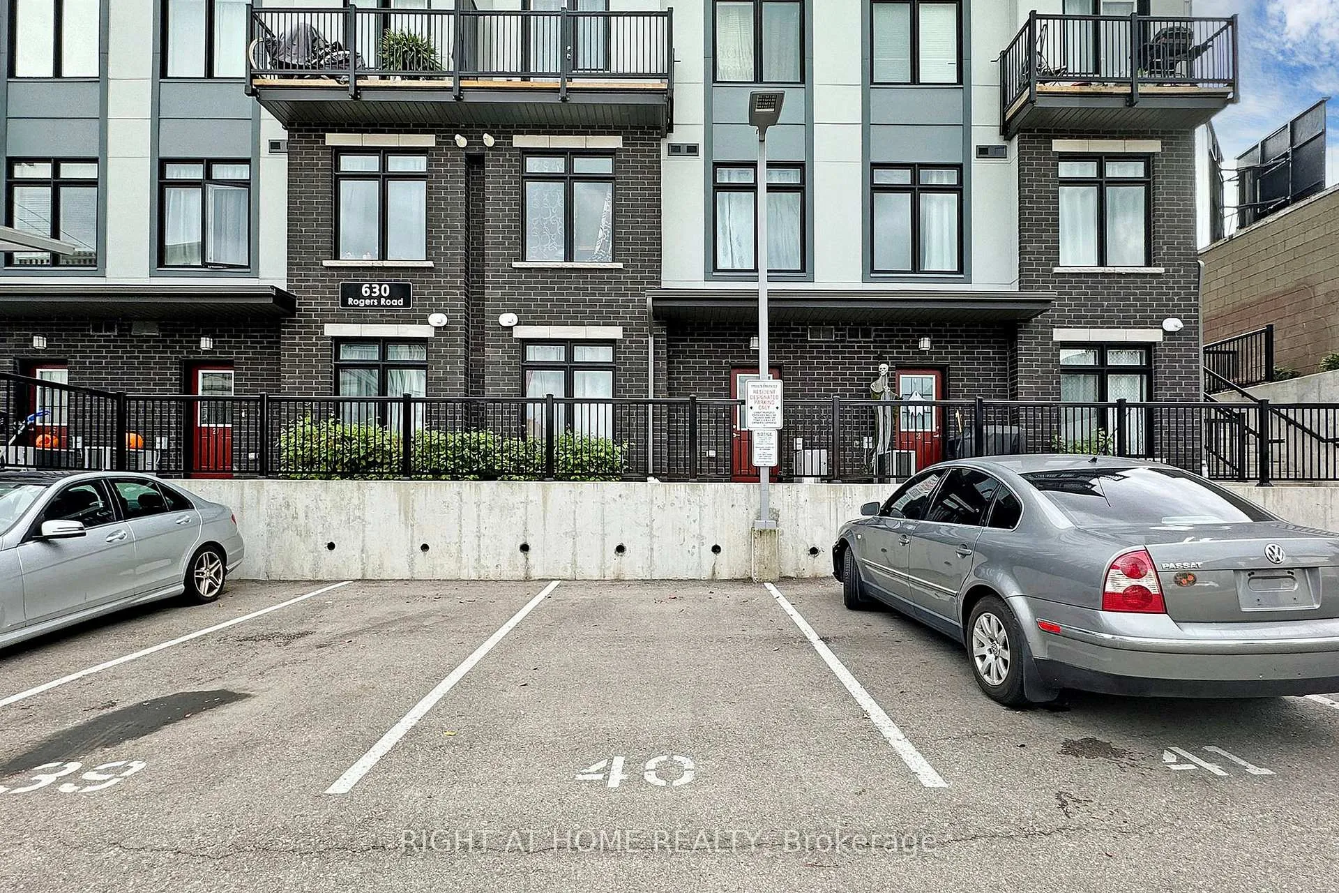 Photo 32 of Unit 14, 630 Rogers Road, Toronto, Keelesdale-Eglinton West — HOMEH