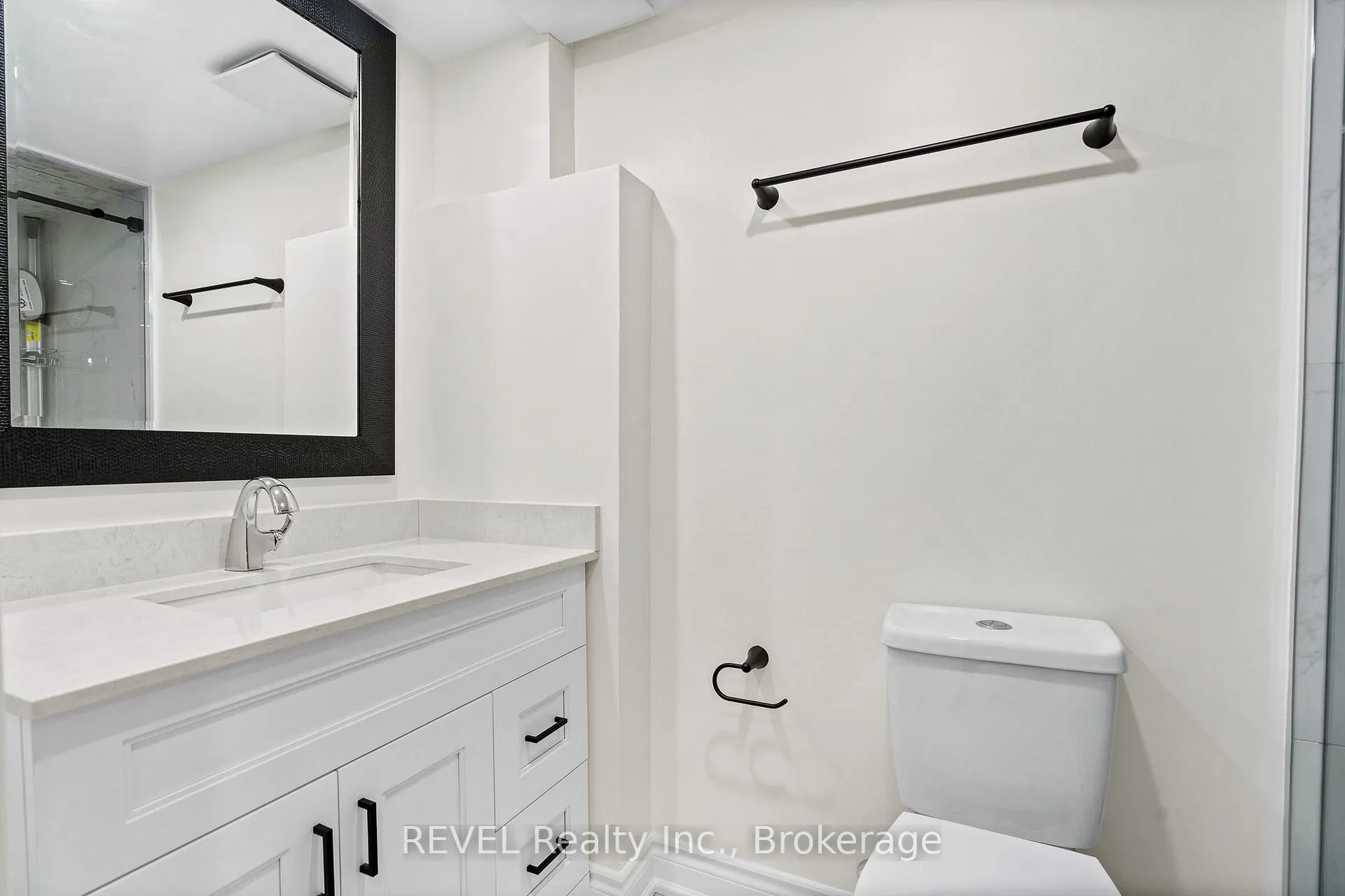 Photo 2 of 462 D Carlton Street, St. Catharines, Facer — HOMEH