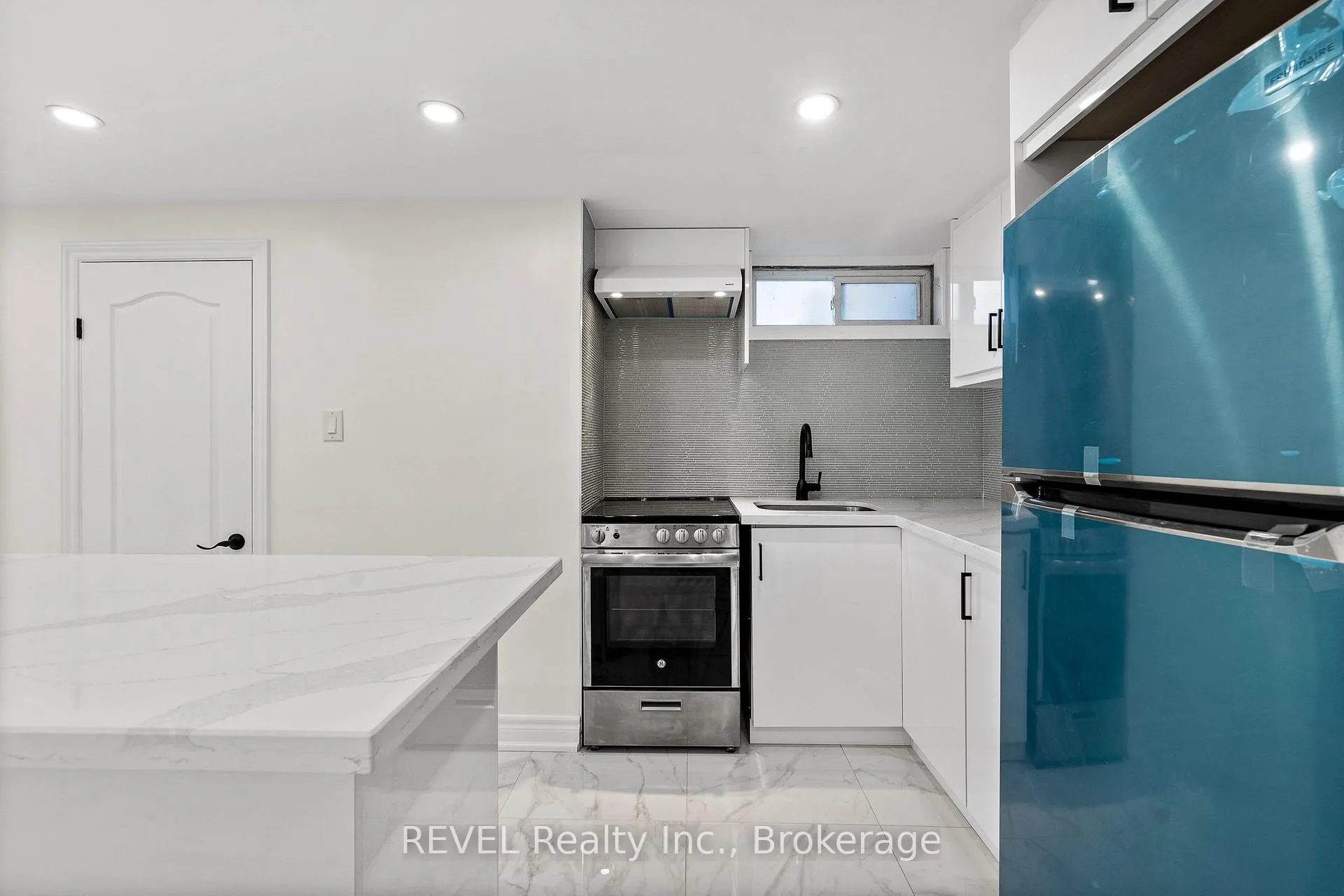 Photo 4 of 462 D Carlton Street, St. Catharines, Facer — HOMEH