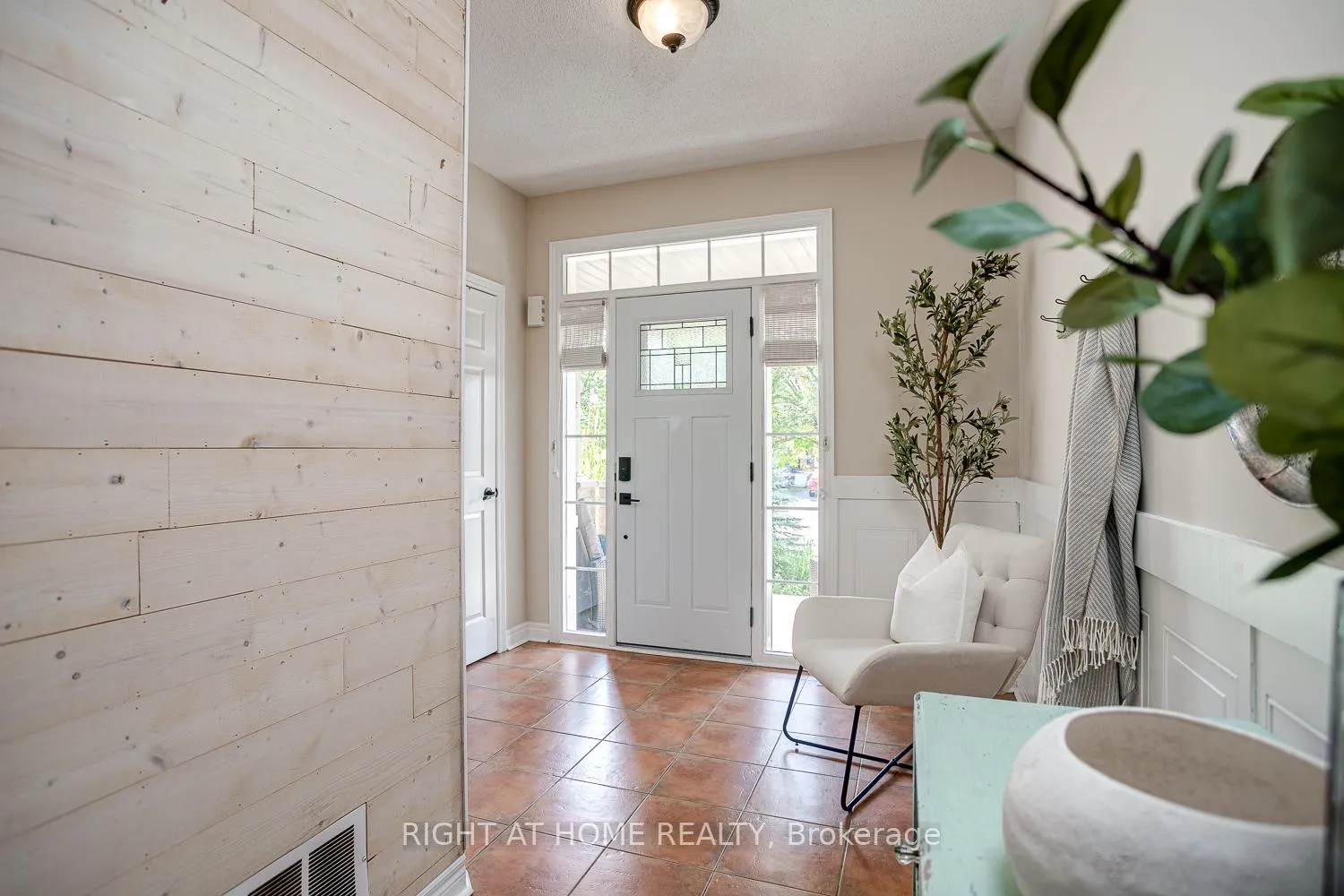 Photo 2 of 57 Sherrington Drive, Scugog, Port Perry — HOMEH
