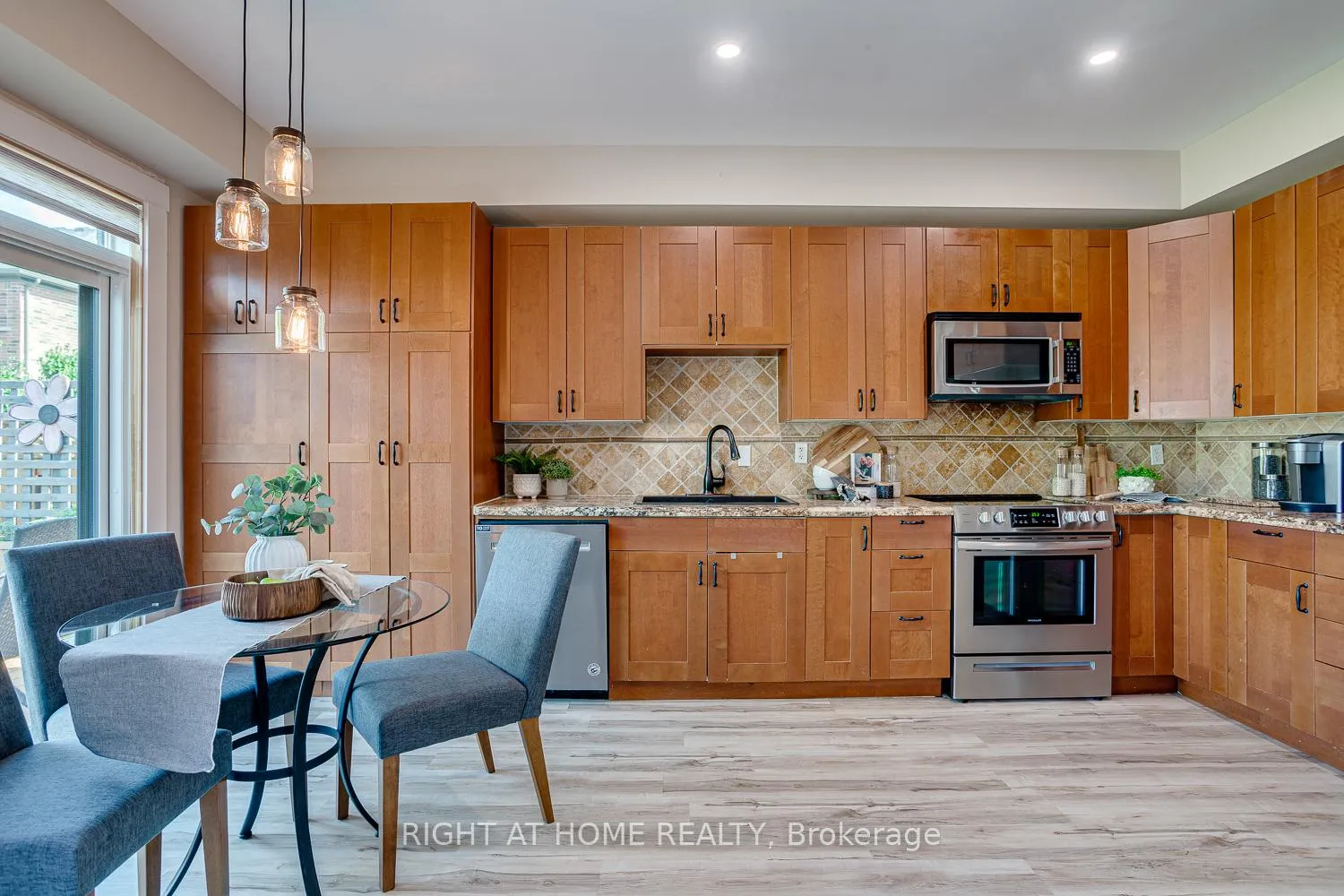 Photo 9 of 57 Sherrington Drive, Scugog, Port Perry — HOMEH