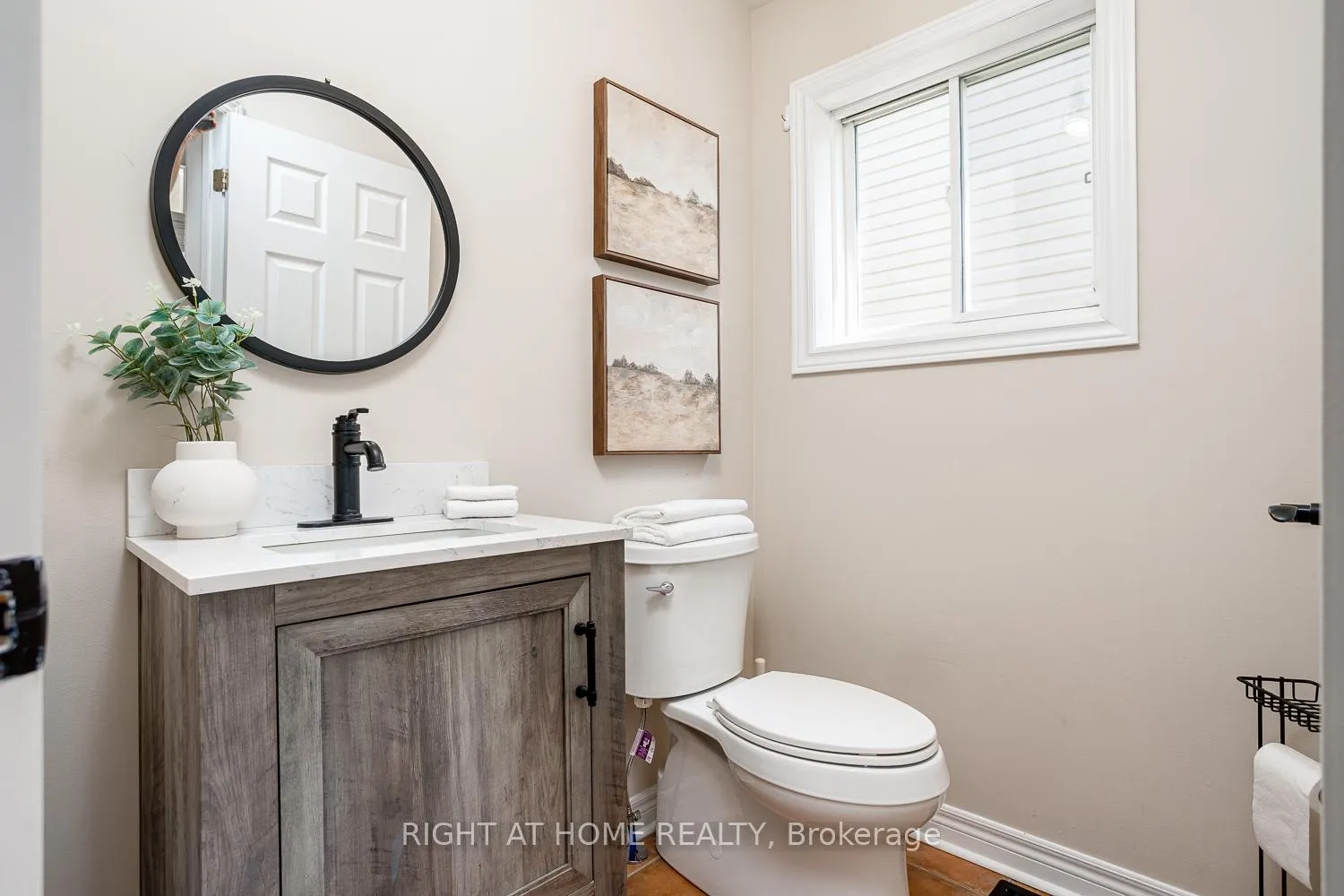 Photo 13 of 57 Sherrington Drive, Scugog, Port Perry — HOMEH