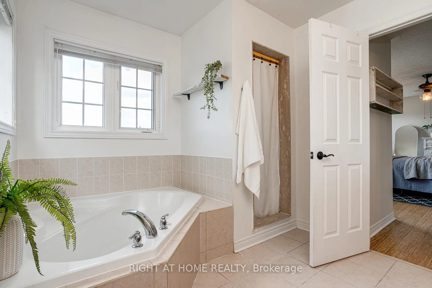 Photo 18 of 57 Sherrington Drive, Scugog, Port Perry — HOMEH