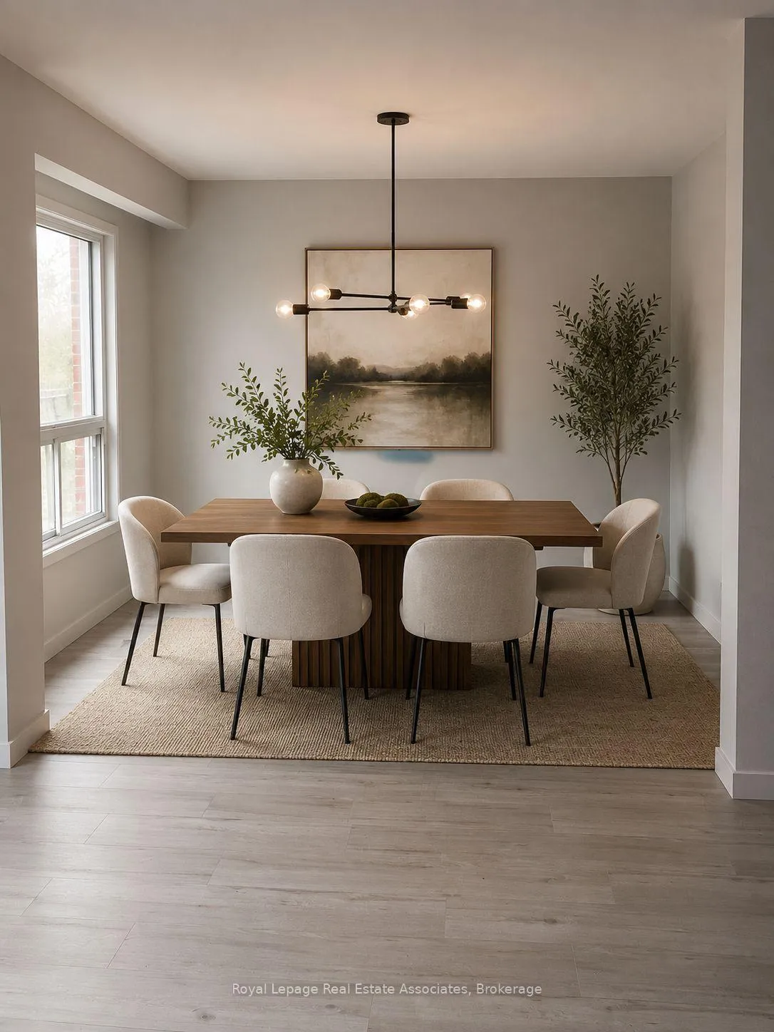 Photo 5 of 40 Langston Drive, Brampton, Madoc — HOMEH