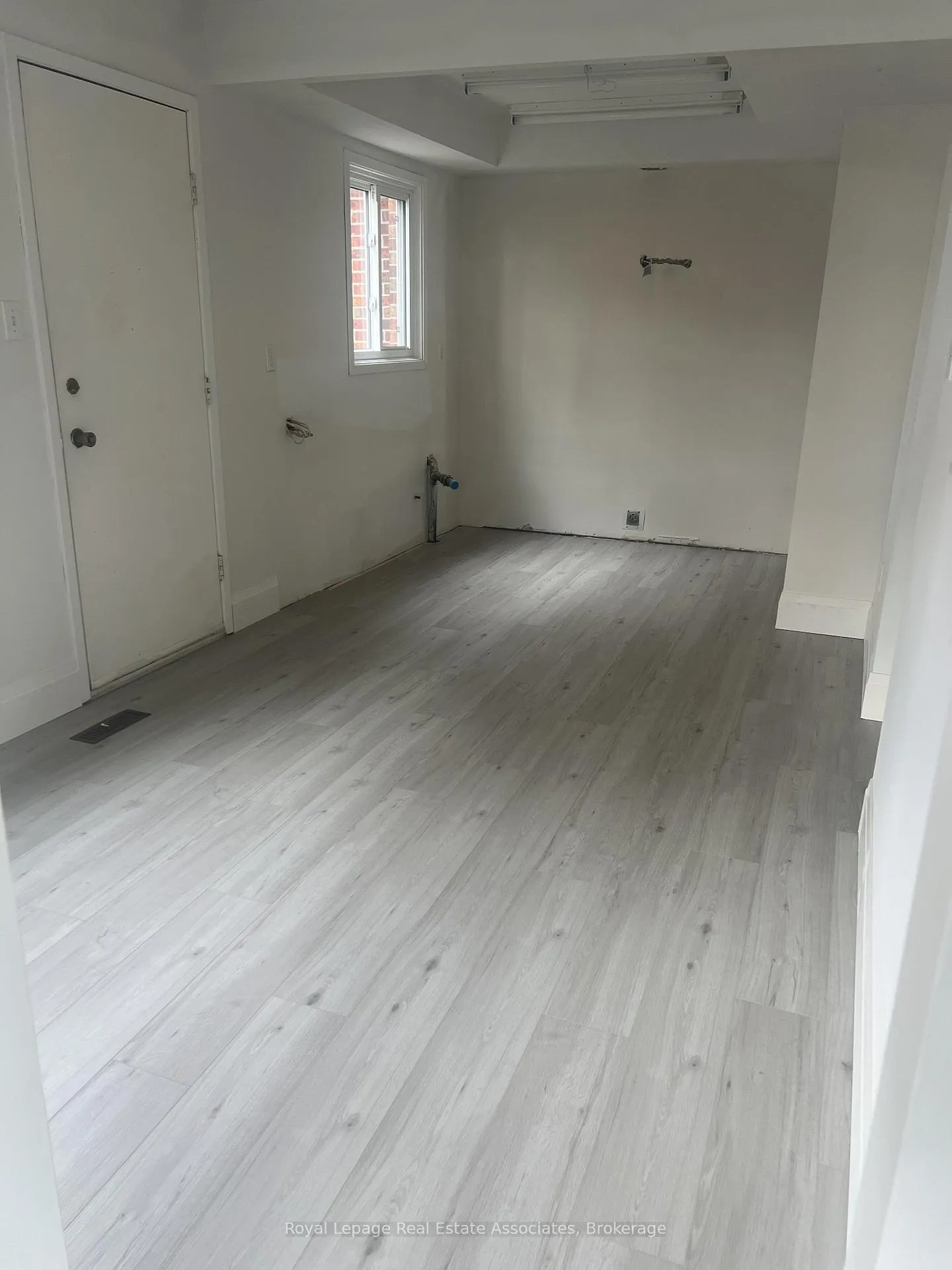 Photo 7 of 40 Langston Drive, Brampton, Madoc — HOMEH