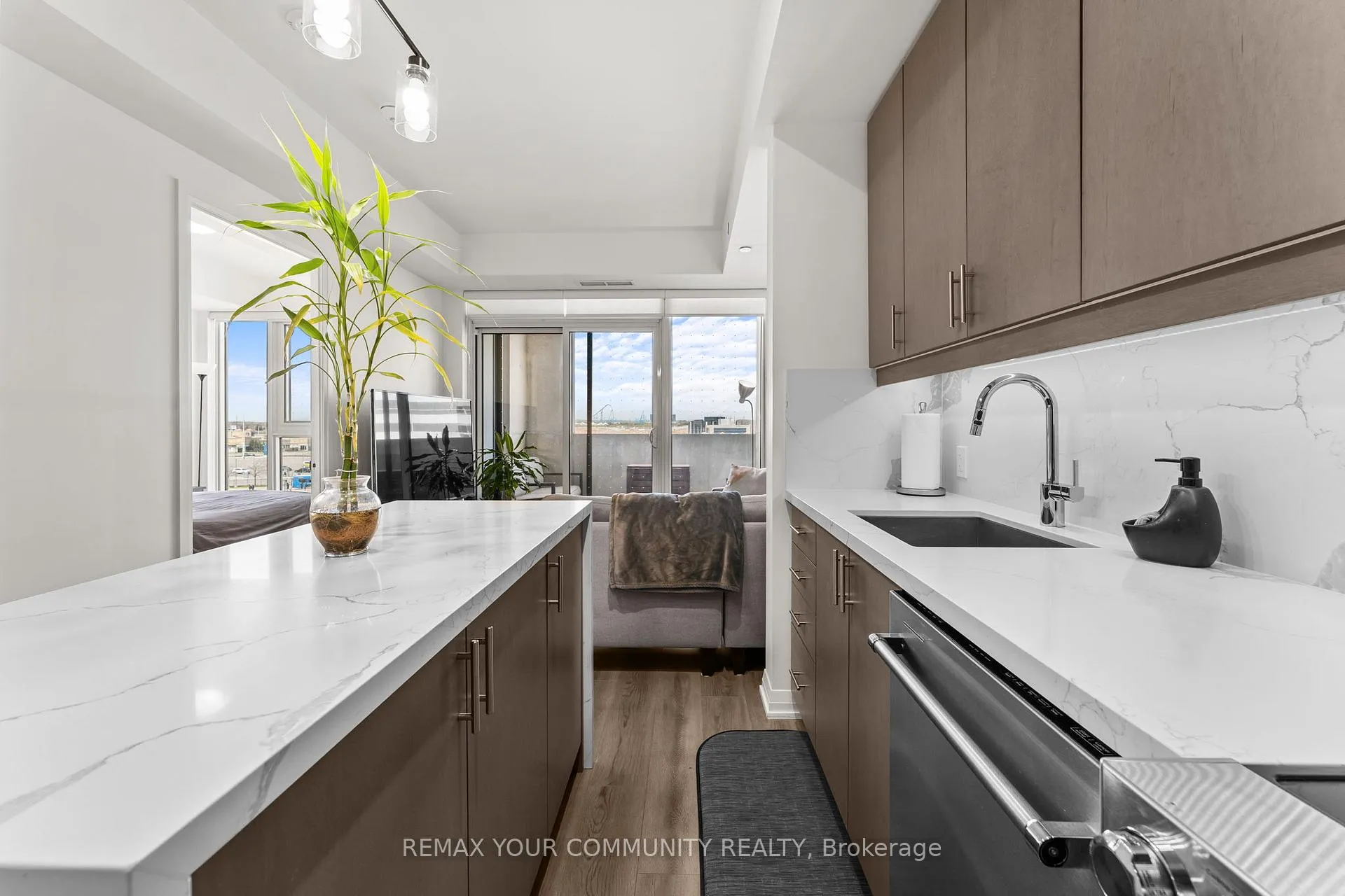 Photo 6 of Unit 429, 9000 Jane Street, Vaughan, Vellore Village — HOMEH