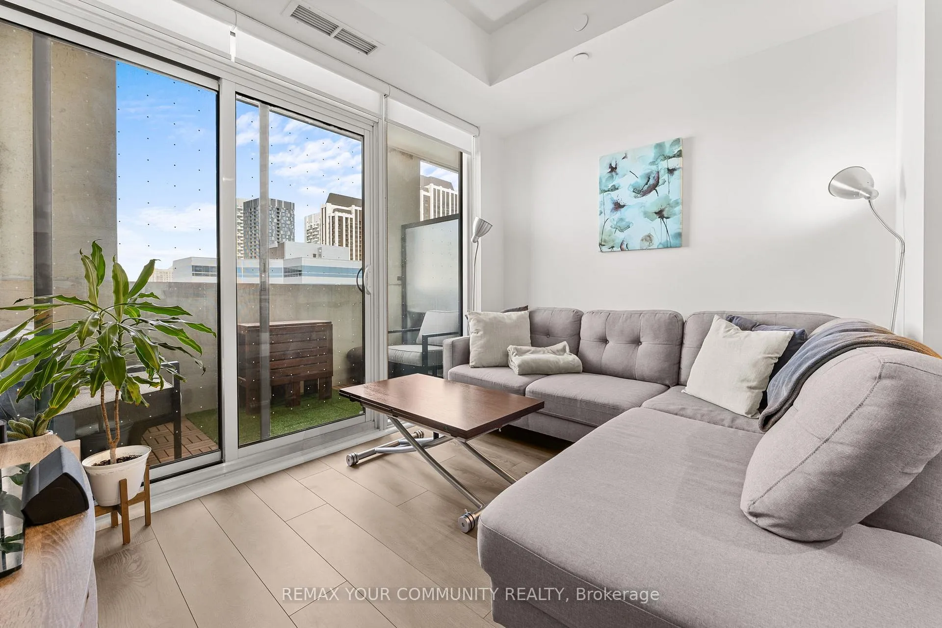 Photo 8 of Unit 429, 9000 Jane Street, Vaughan, Vellore Village — HOMEH