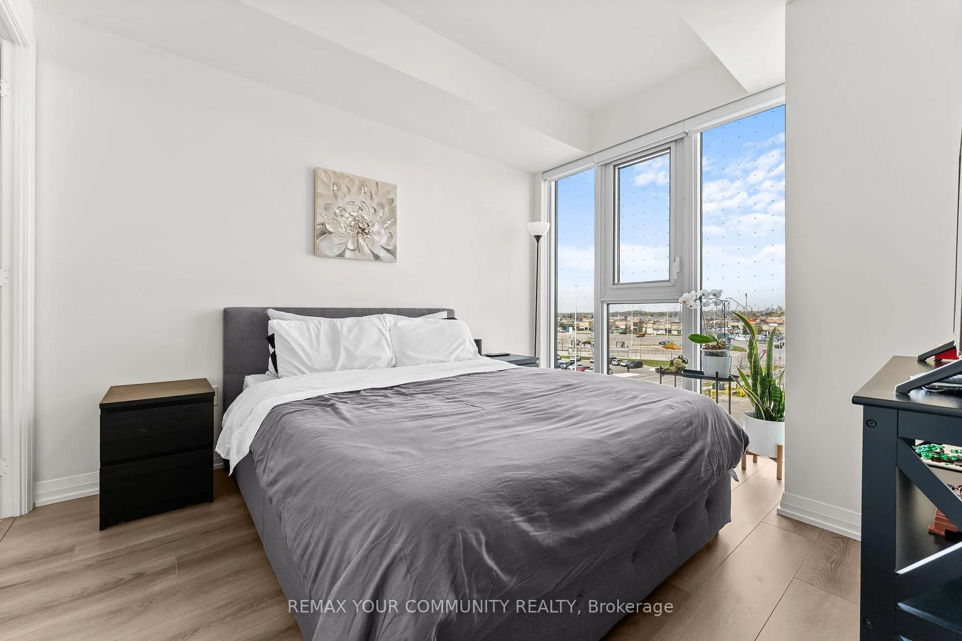 Photo 16 of Unit 429, 9000 Jane Street, Vaughan, Vellore Village — HOMEH