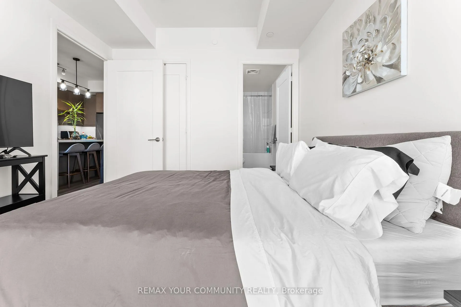 Photo 17 of Unit 429, 9000 Jane Street, Vaughan, Vellore Village — HOMEH