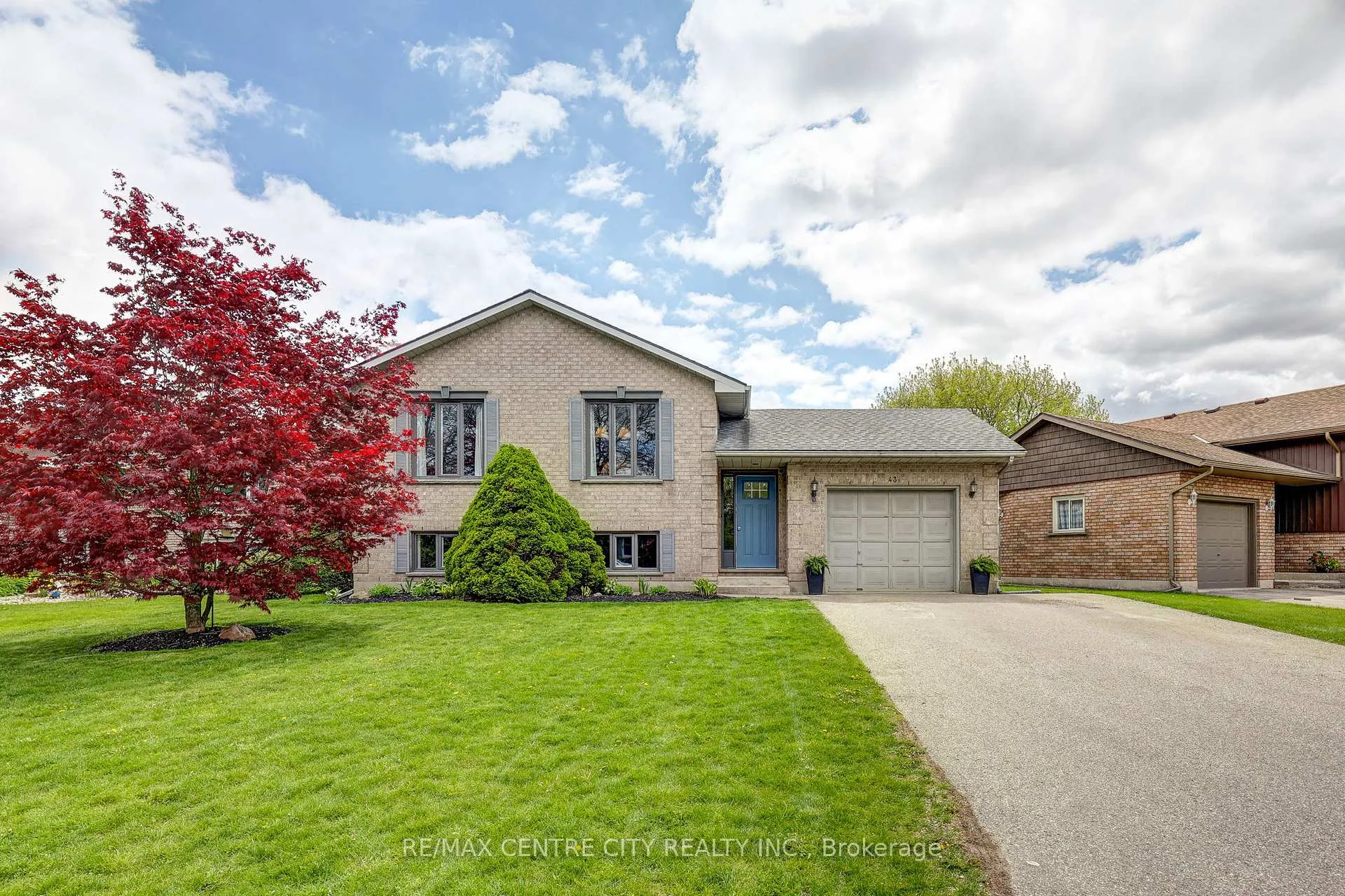 Photo 1 of 43 Sinclair Crescent, Aylmer — HOMEH
