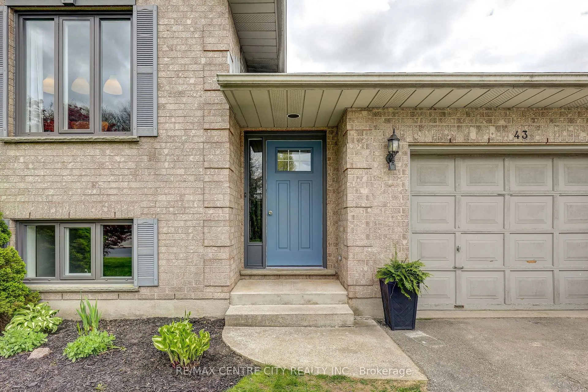 Photo 3 of 43 Sinclair Crescent, Aylmer — HOMEH