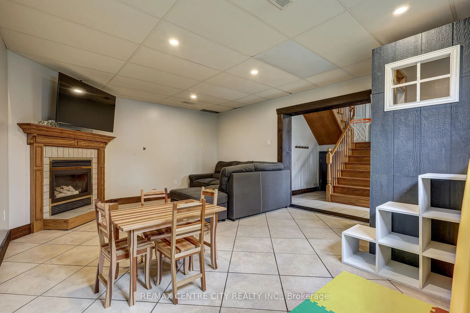 Photo 26 of 43 Sinclair Crescent, Aylmer — HOMEH