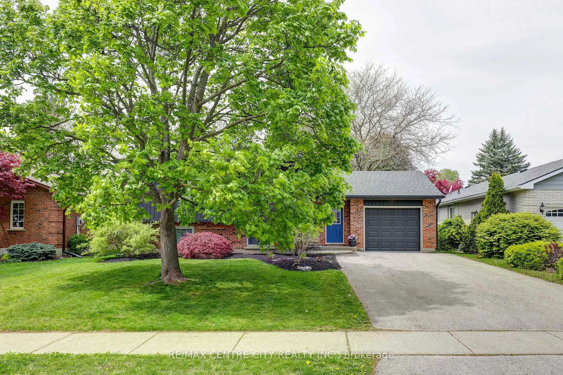 Photo 3 of 142 Dufferin Street, Aylmer — HOMEH