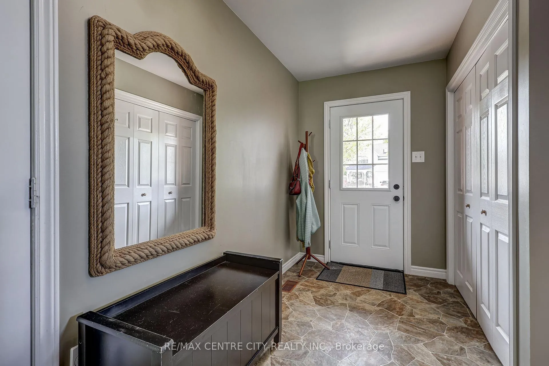 Photo 5 of 142 Dufferin Street, Aylmer — HOMEH